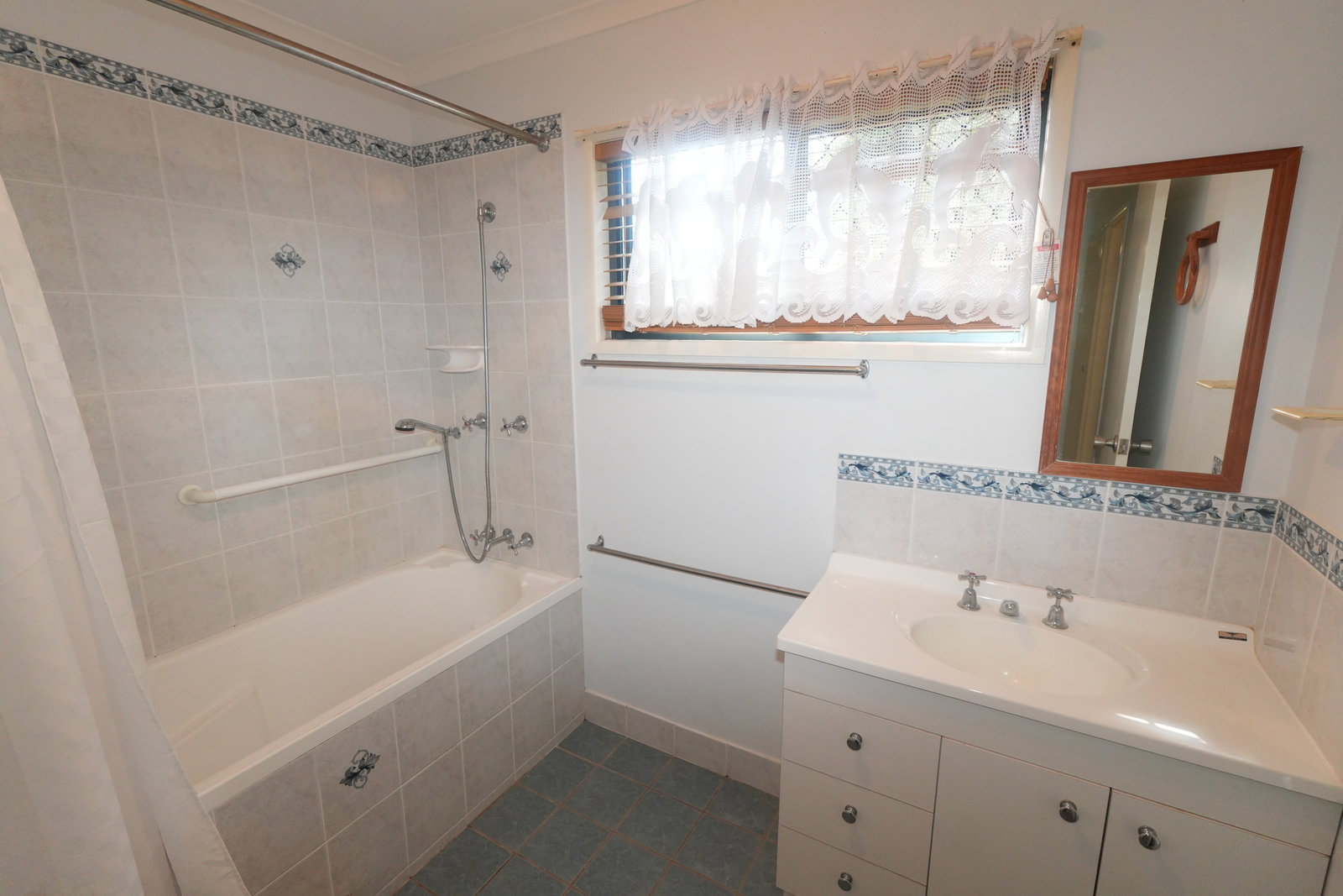 14 Hewson Road, Tinana  QLD  4650