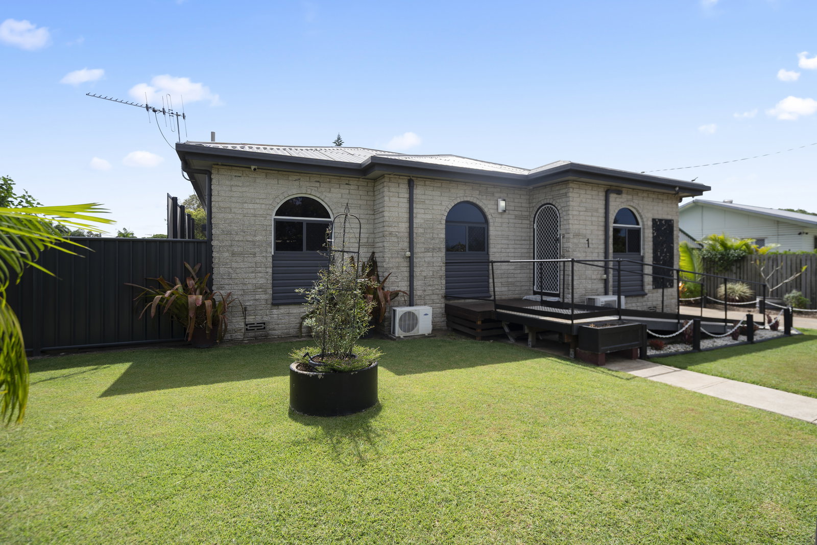 1 Alice Street, Walkervale  QLD  4670