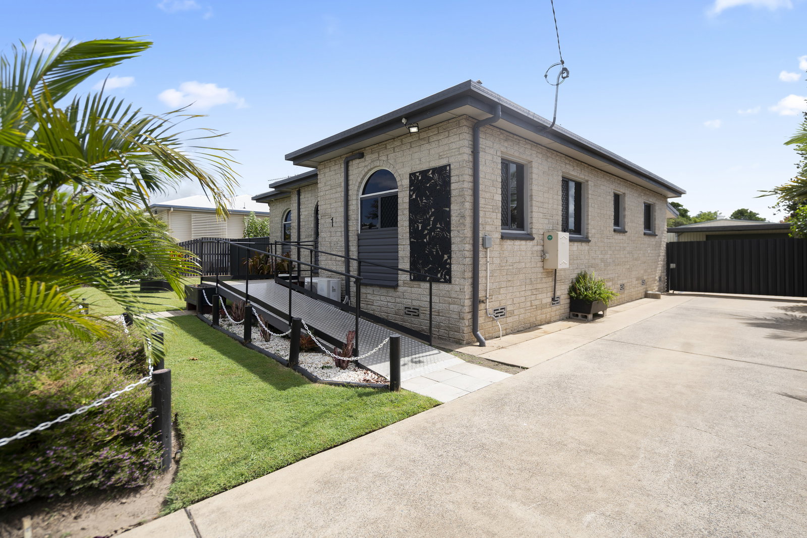 1 Alice Street, Walkervale  QLD  4670