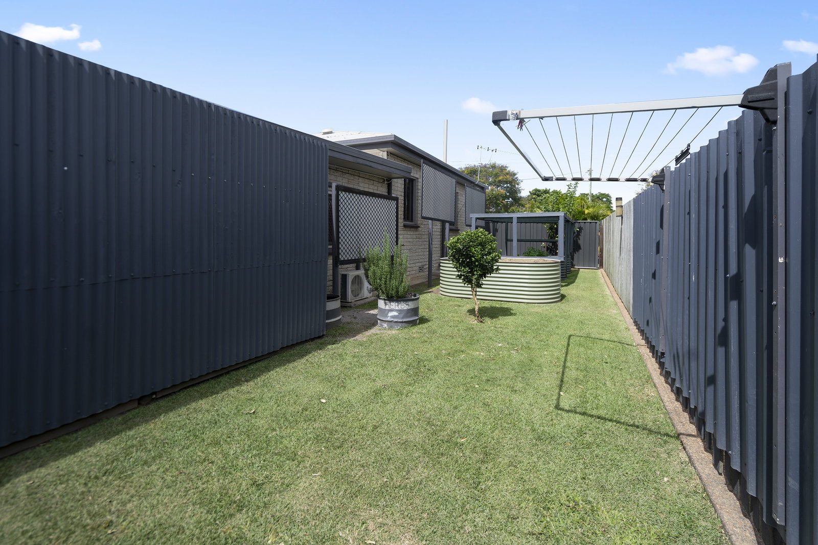 1 Alice Street, Walkervale  QLD  4670