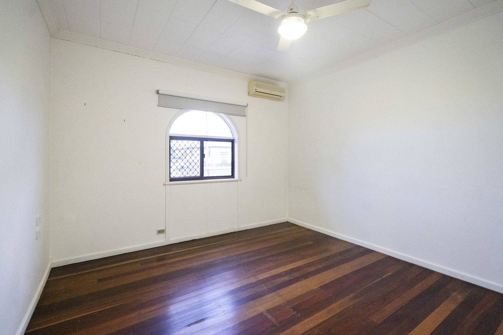 1 Alice Street, Walkervale  QLD  4670
