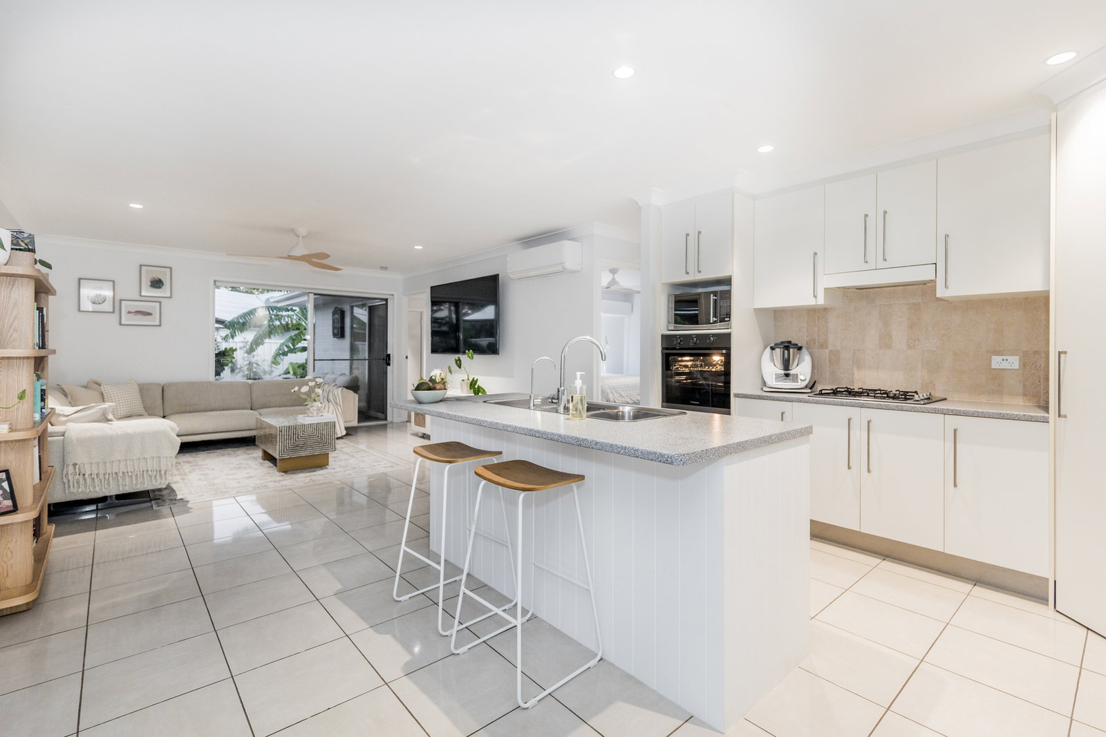 3 Dolphin Court, Agnes Water  QLD  4677