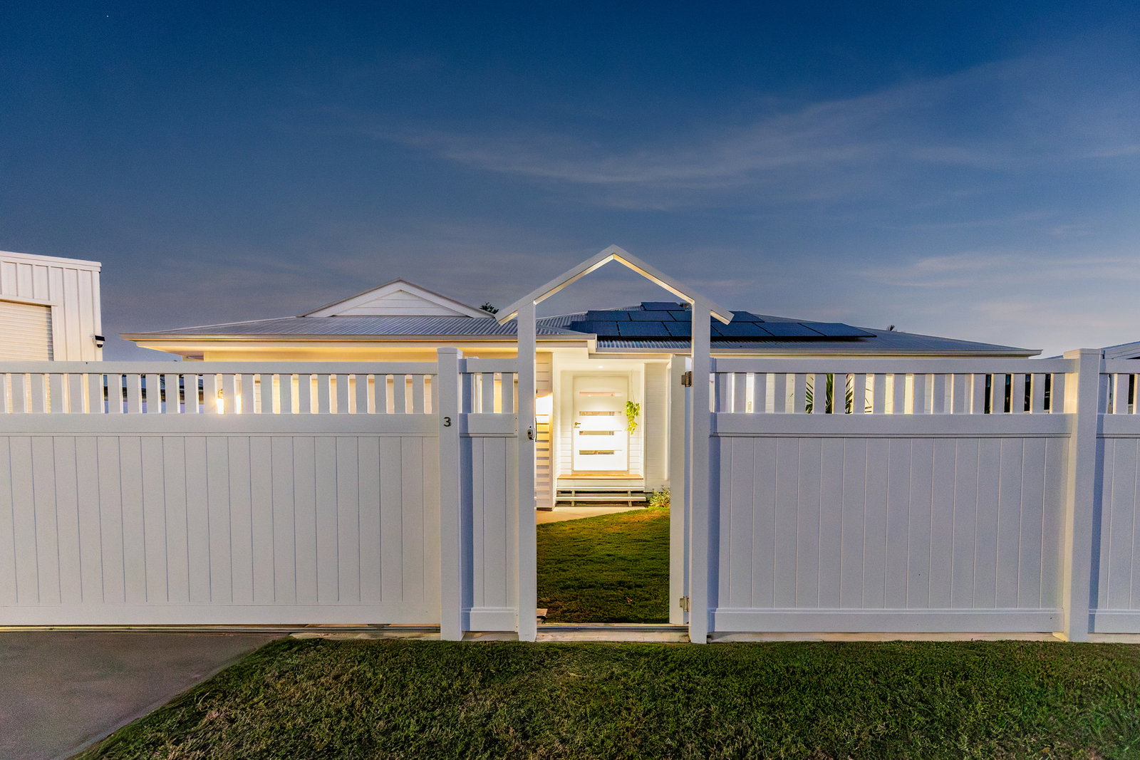 3 Dolphin Court, Agnes Water  QLD  4677