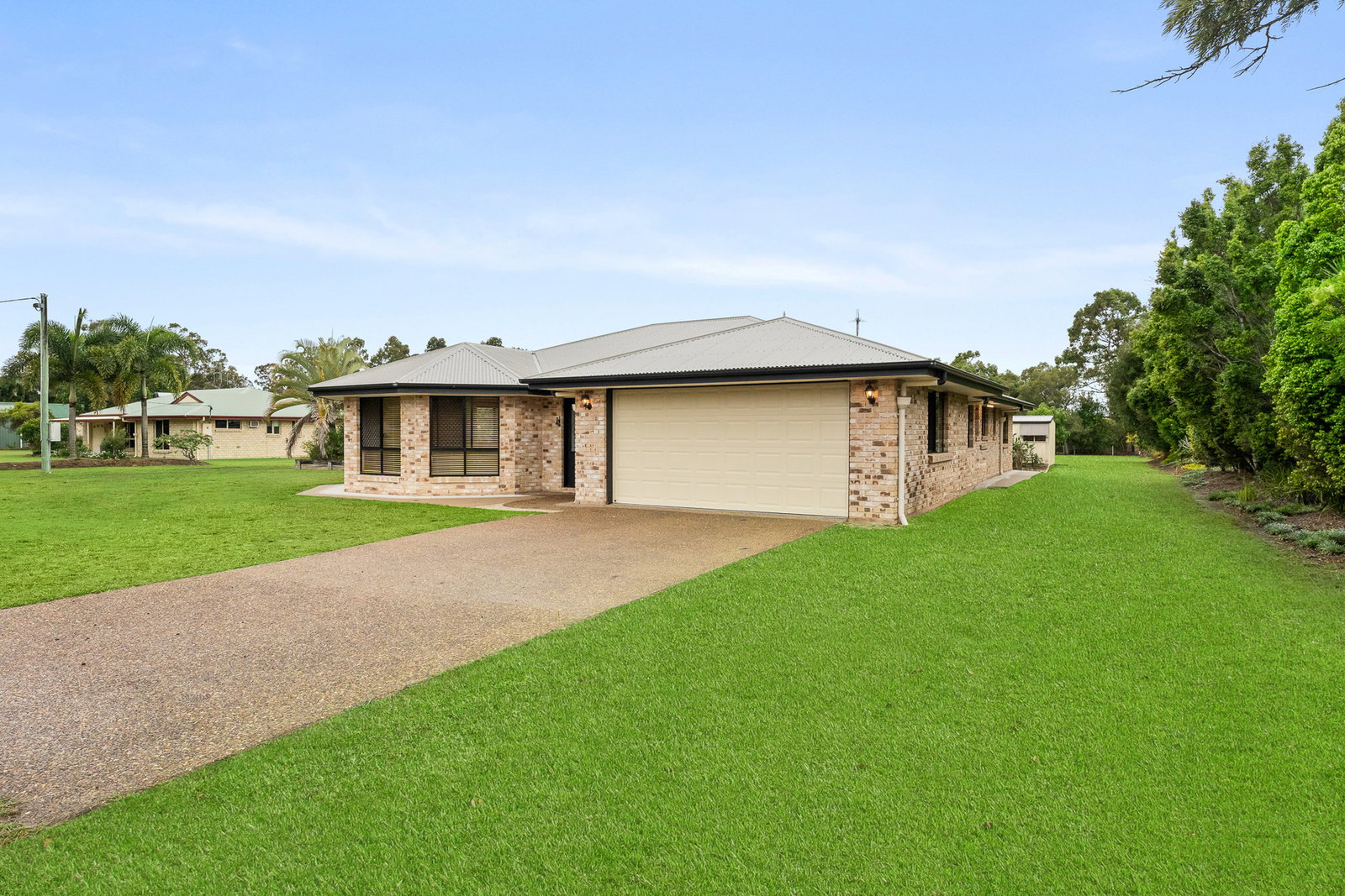 255 Woocoo Drive, Oakhurst  QLD  4650