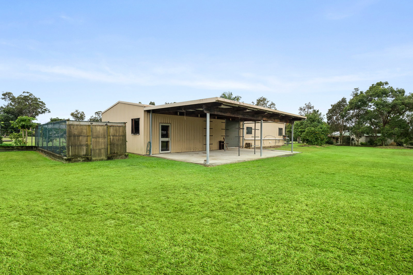 255 Woocoo Drive, Oakhurst  QLD  4650
