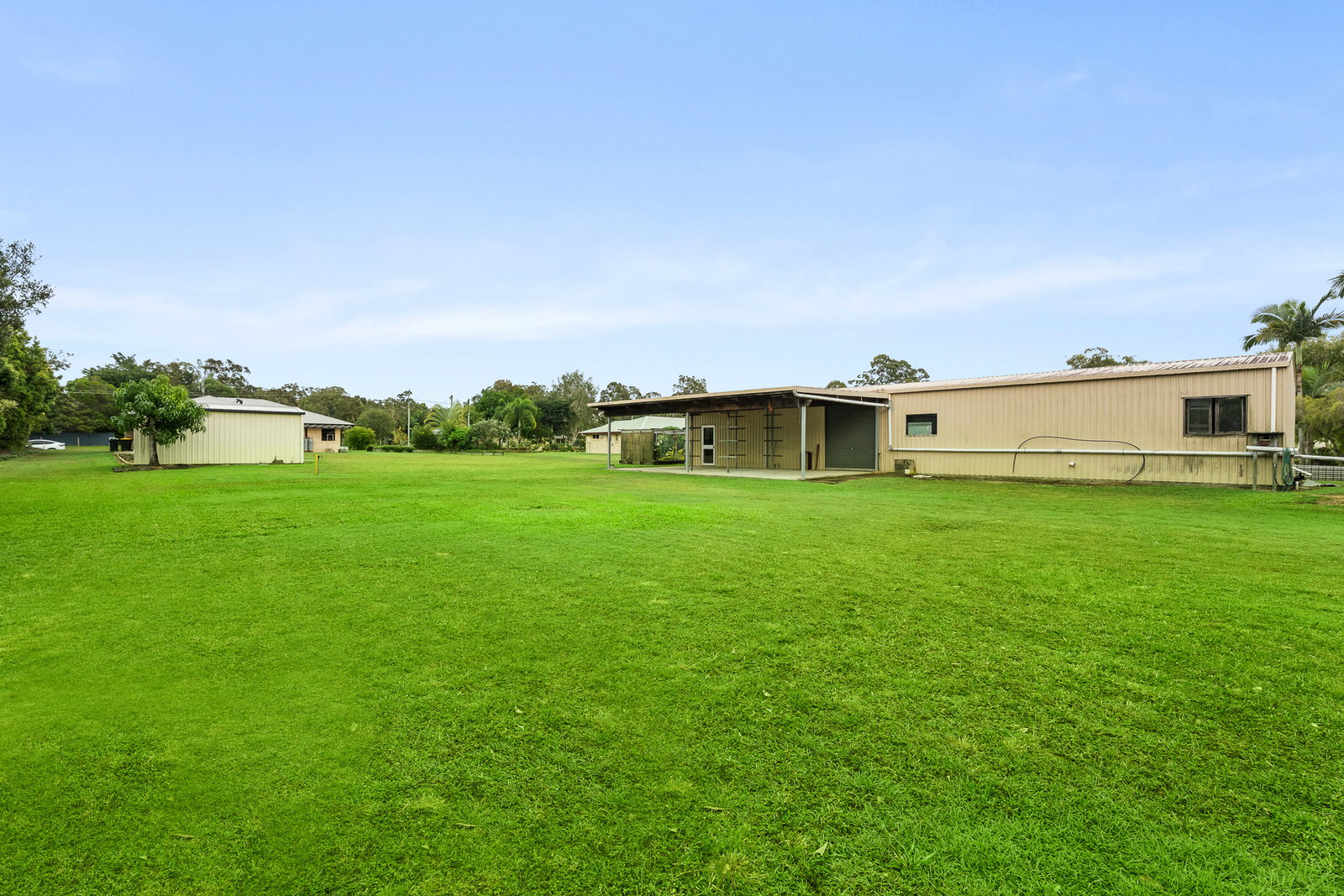 255 Woocoo Drive, Oakhurst  QLD  4650