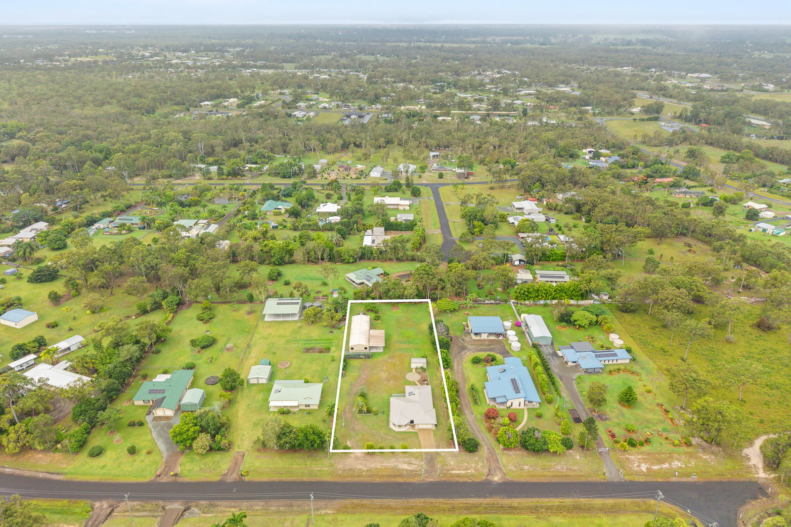 255 Woocoo Drive, Oakhurst  QLD  4650
