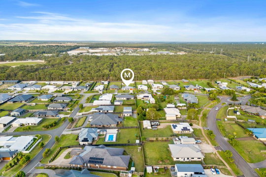 27 Finch Street, Oakhurst  QLD  4650