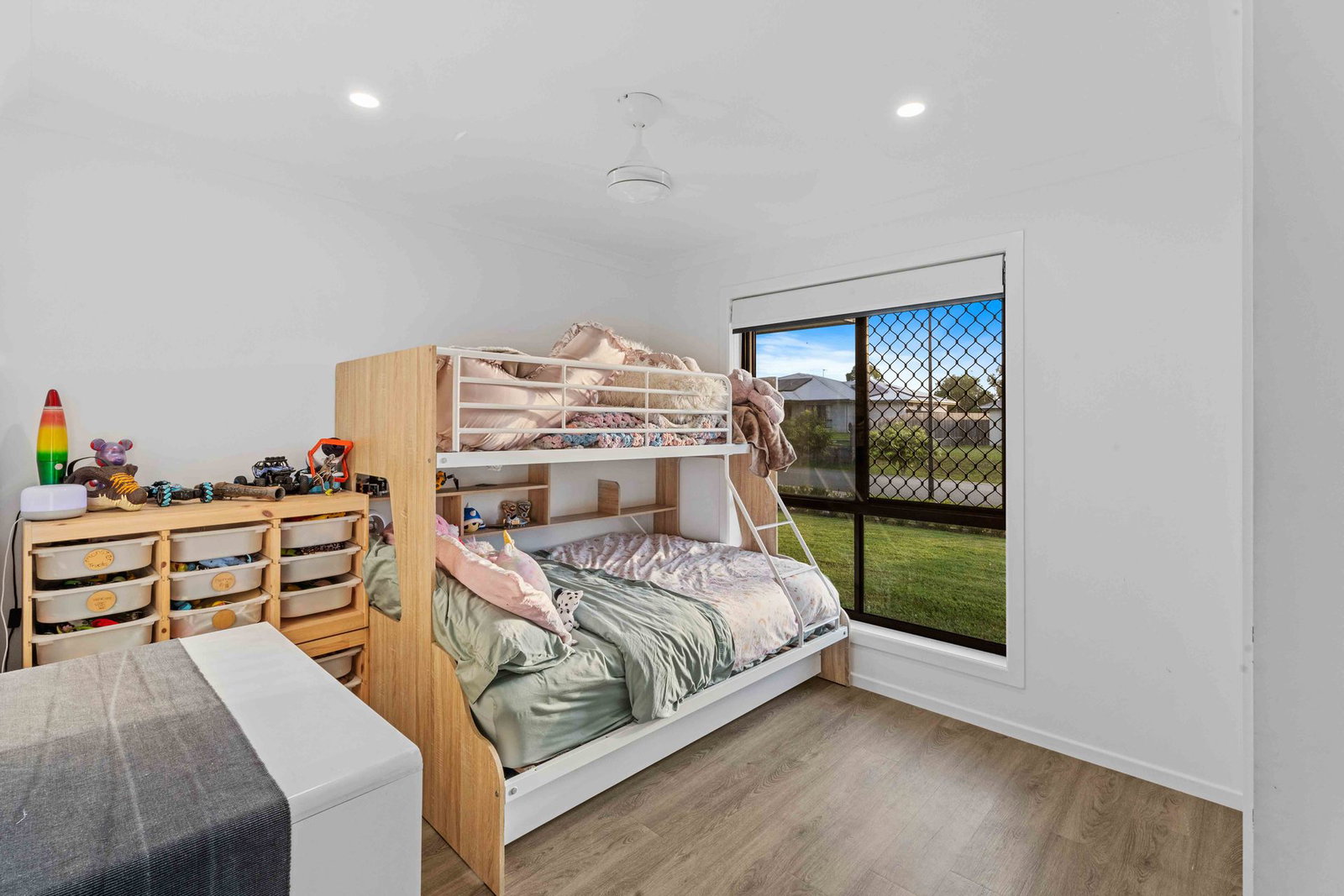 27 Finch Street, Oakhurst  QLD  4650
