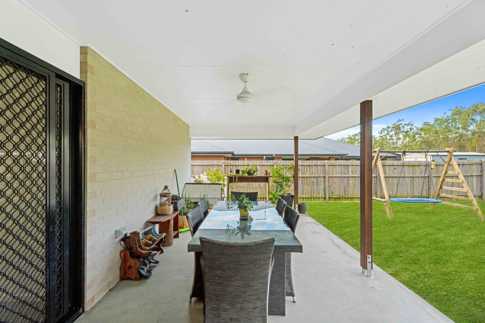27 Finch Street, Oakhurst  QLD  4650
