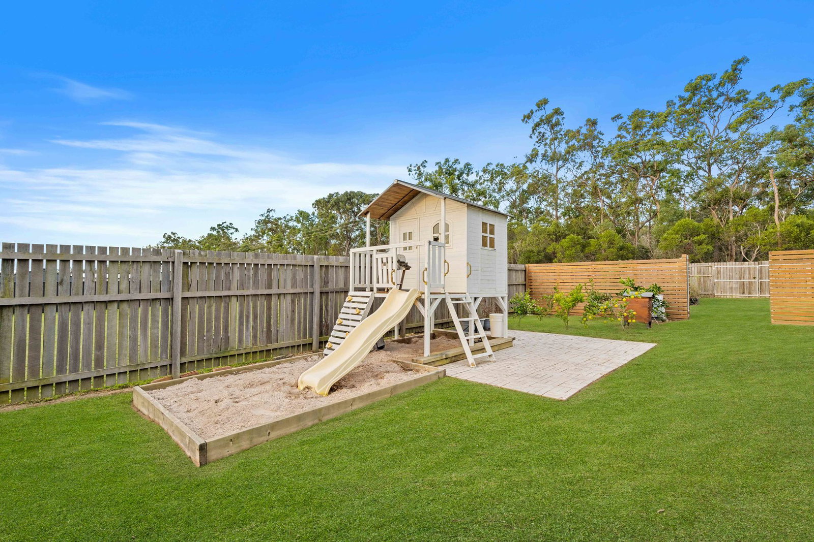 27 Finch Street, Oakhurst  QLD  4650