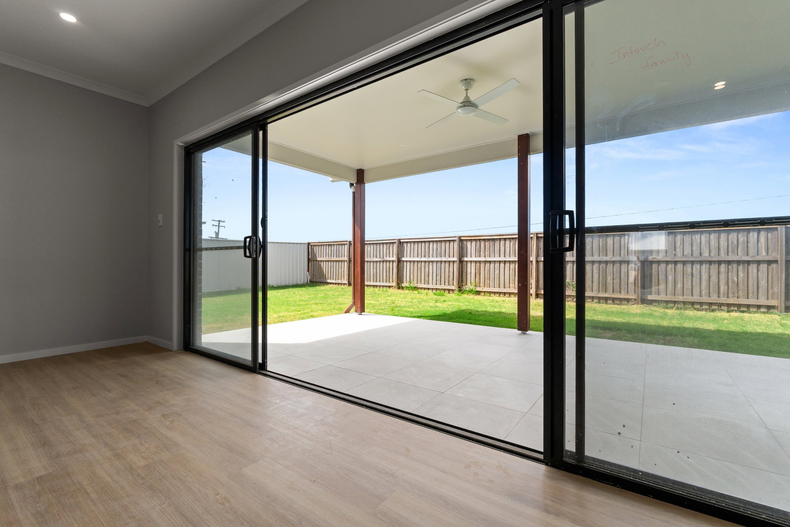 17 Mataranka Circuit, Nikenbah  QLD  4655