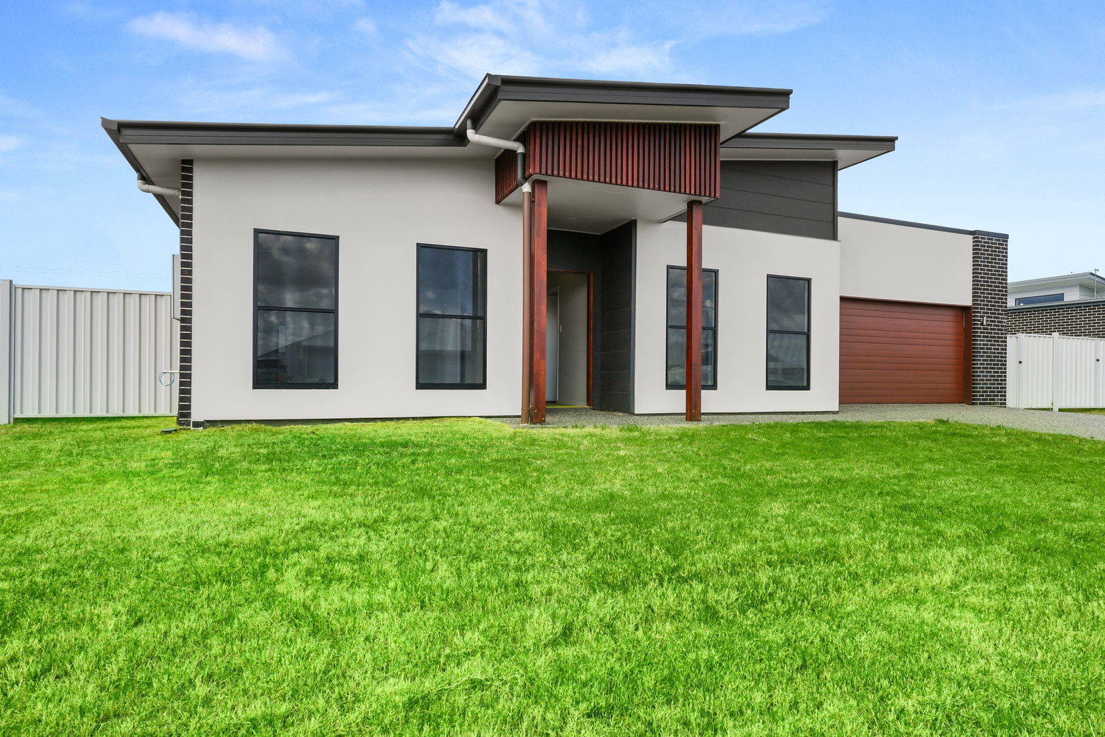 17 Mataranka Circuit, Nikenbah  QLD  4655
