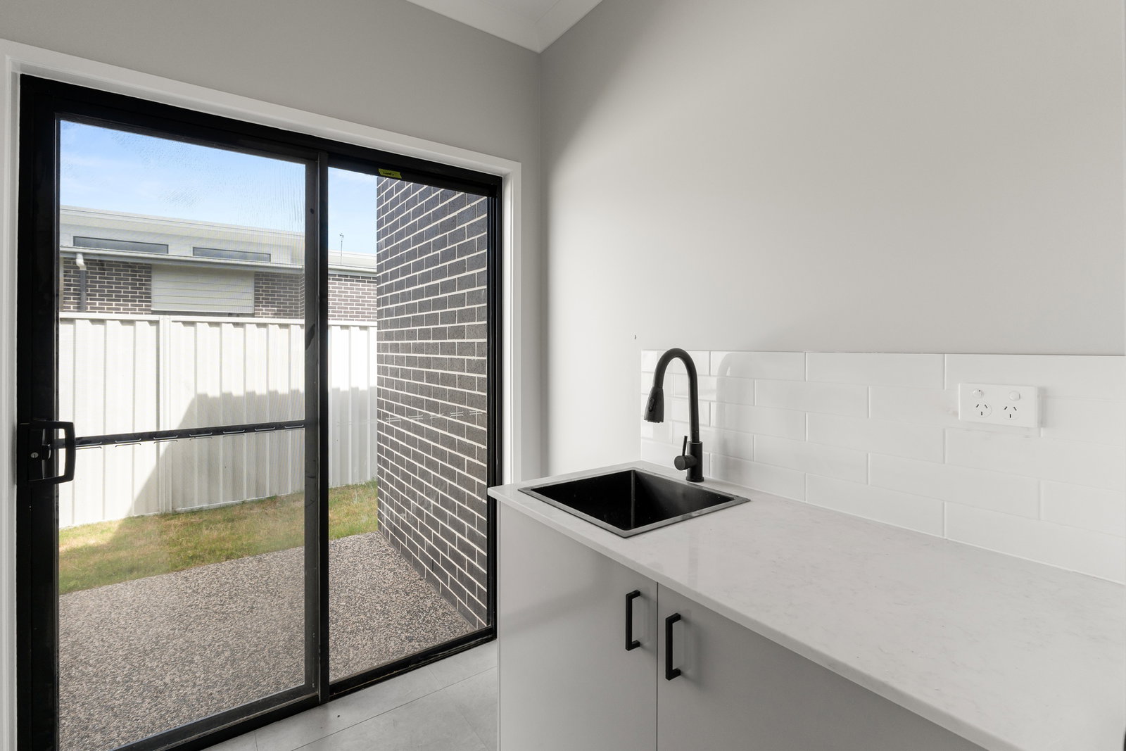 17 Mataranka Circuit, Nikenbah  QLD  4655