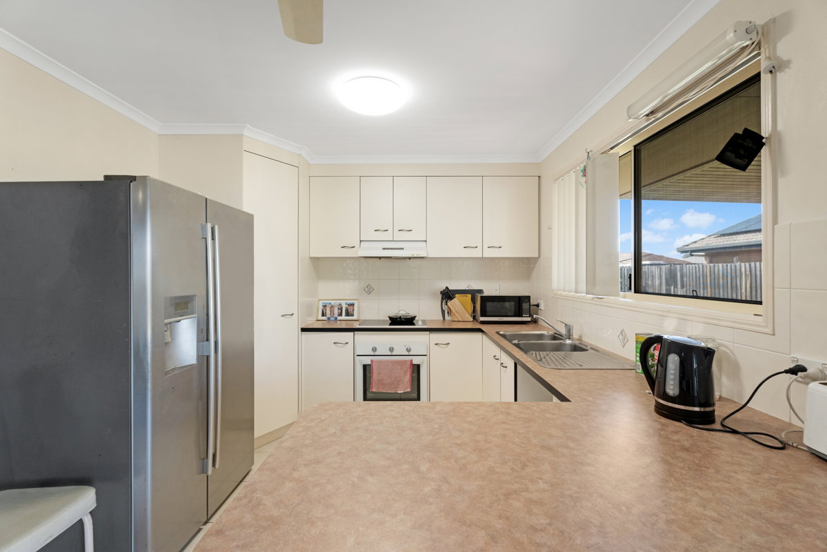 3 Bronton Way, Point Vernon  QLD  4655