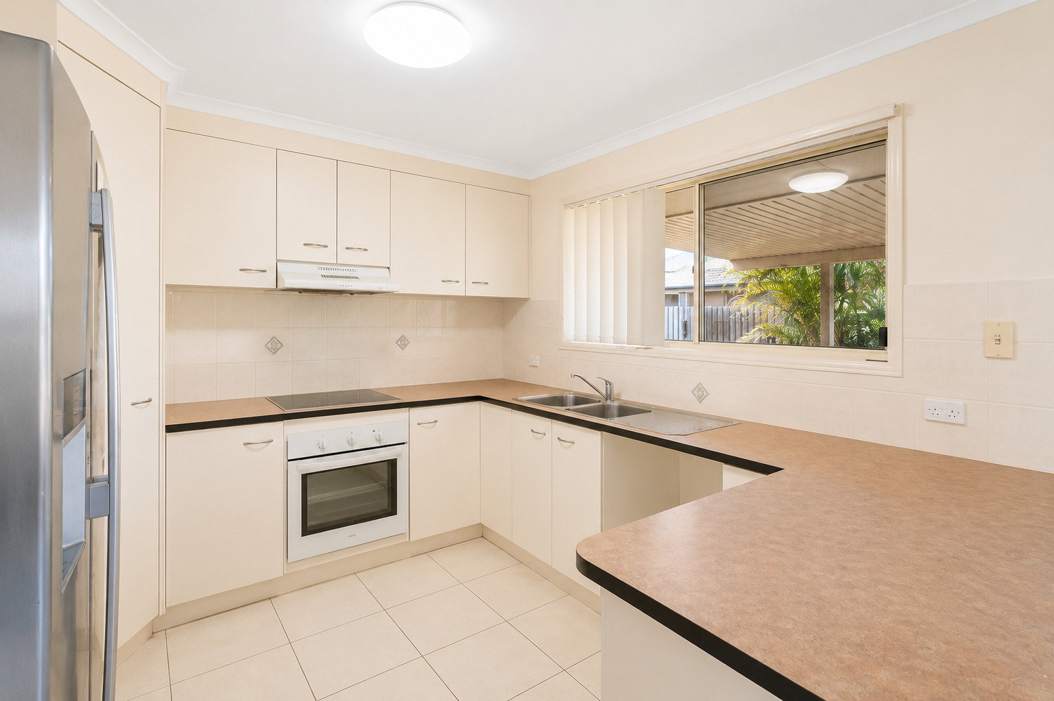 3 Bronton Way, Point Vernon  QLD  4655