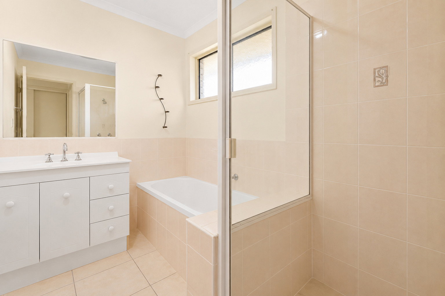 3 Bronton Way, Point Vernon  QLD  4655