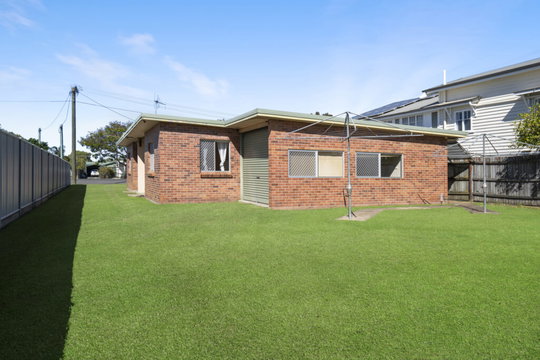 2/109A Woongarra Street, Bundaberg West  QLD  4670