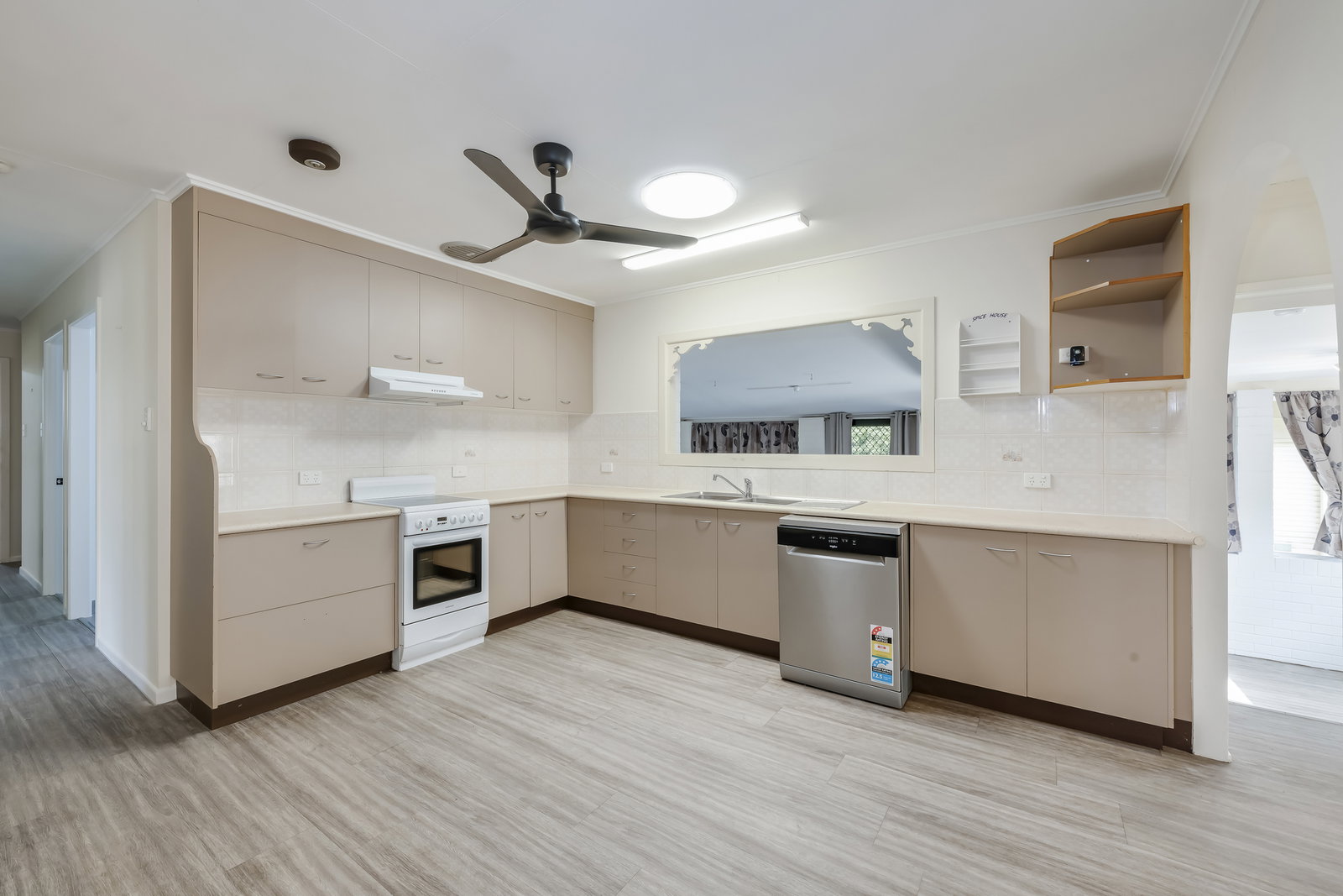48 Gaffel Street, Svensson Heights  QLD  4670