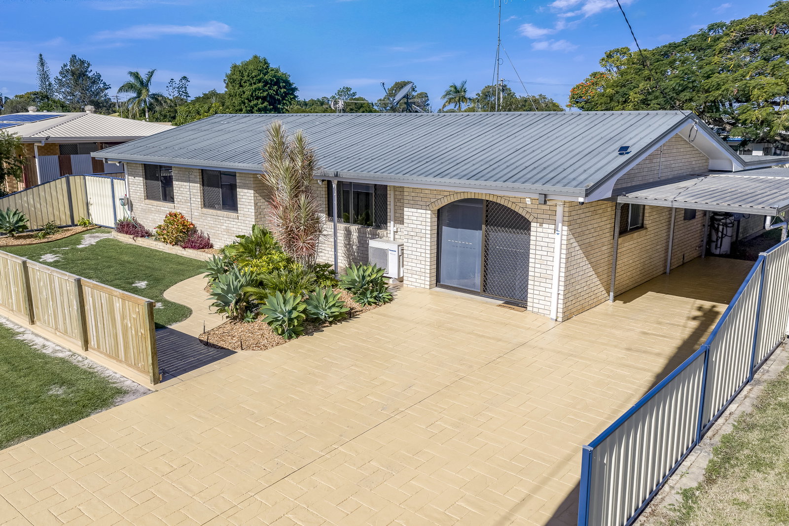 6 McLachlan Drive, Avenell Heights  QLD  4670