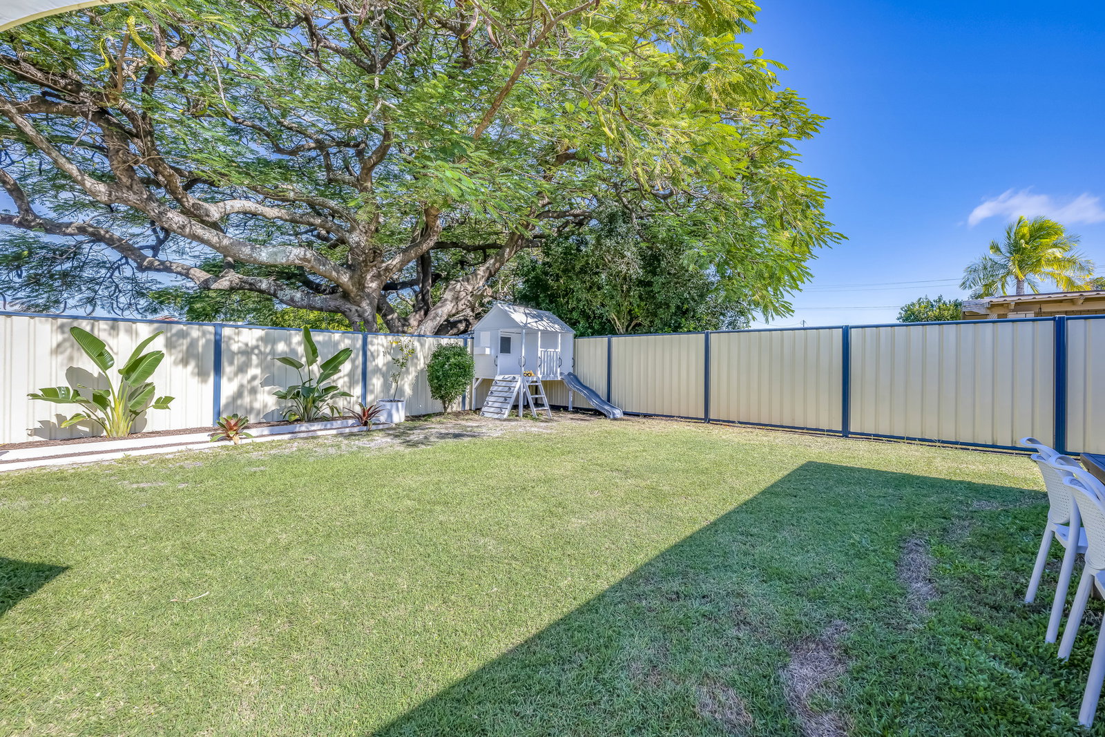 6 McLachlan Drive, Avenell Heights  QLD  4670