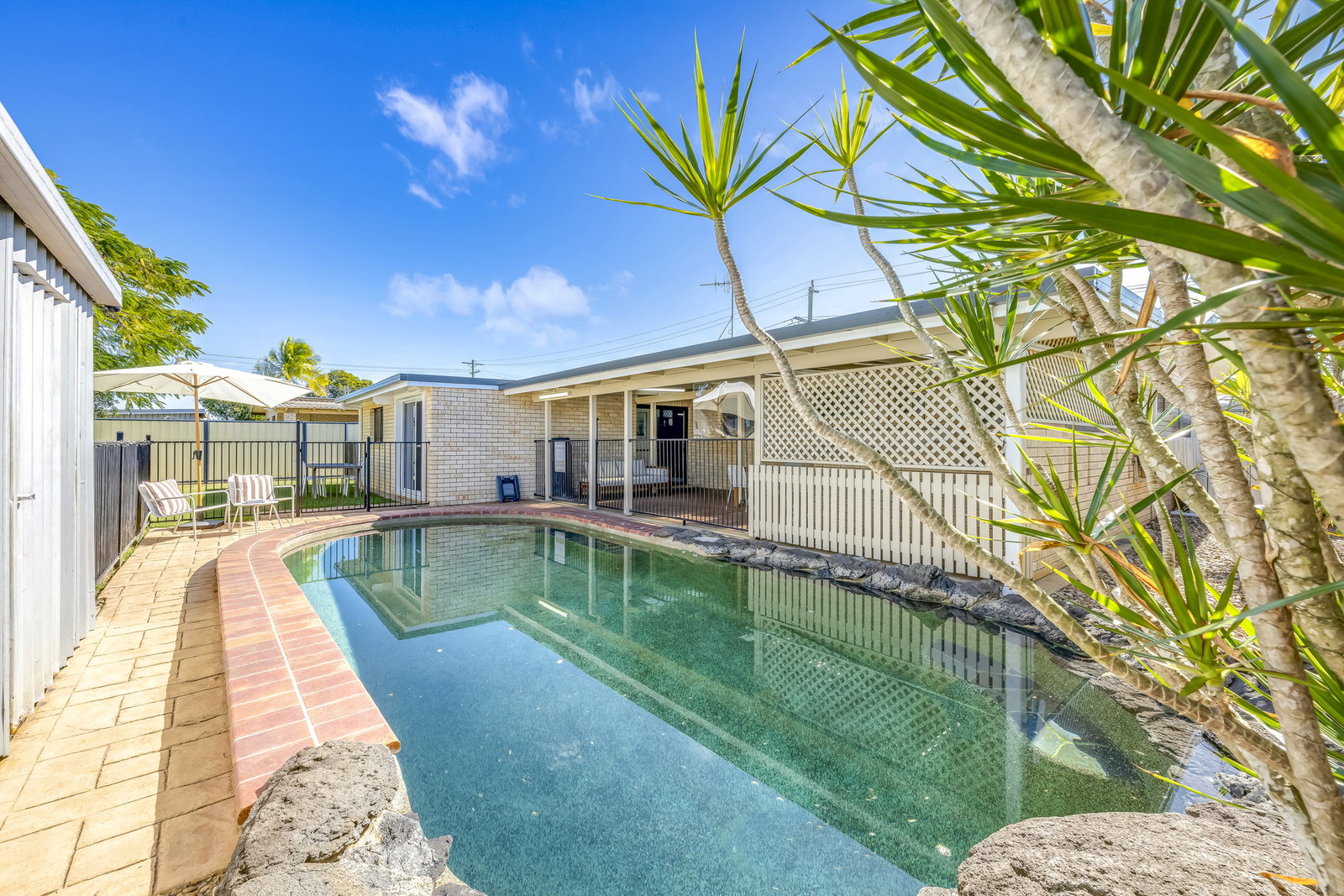 6 McLachlan Drive, Avenell Heights  QLD  4670