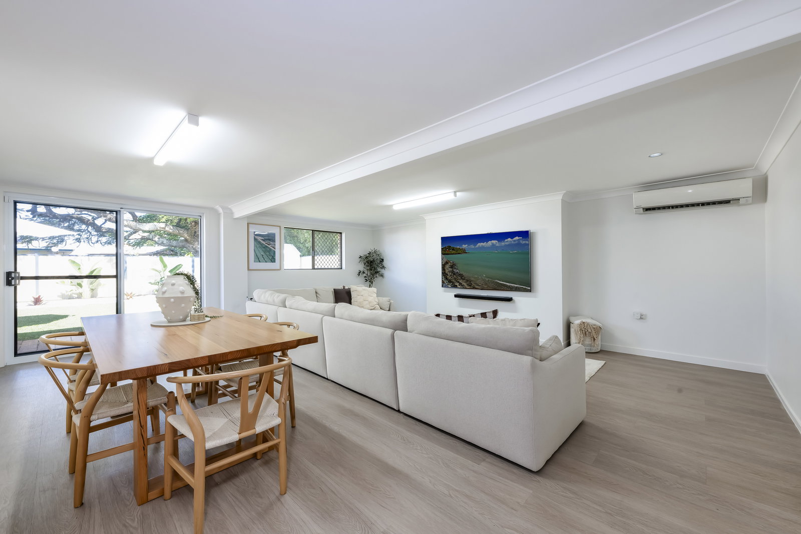 6 McLachlan Drive, Avenell Heights  QLD  4670