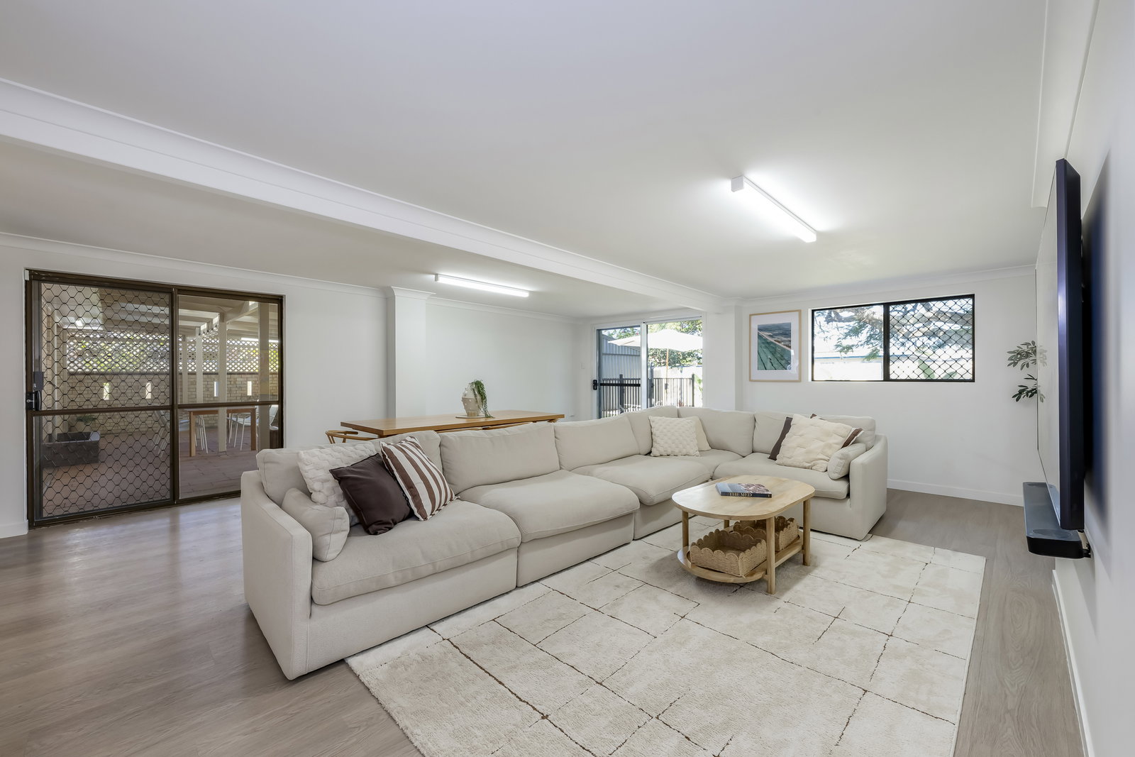 6 McLachlan Drive, Avenell Heights  QLD  4670