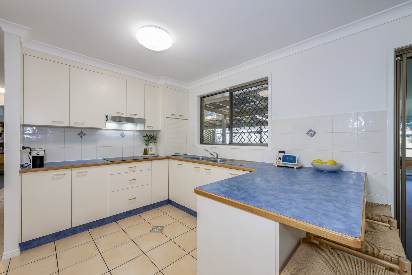 6 McLachlan Drive, Avenell Heights  QLD  4670