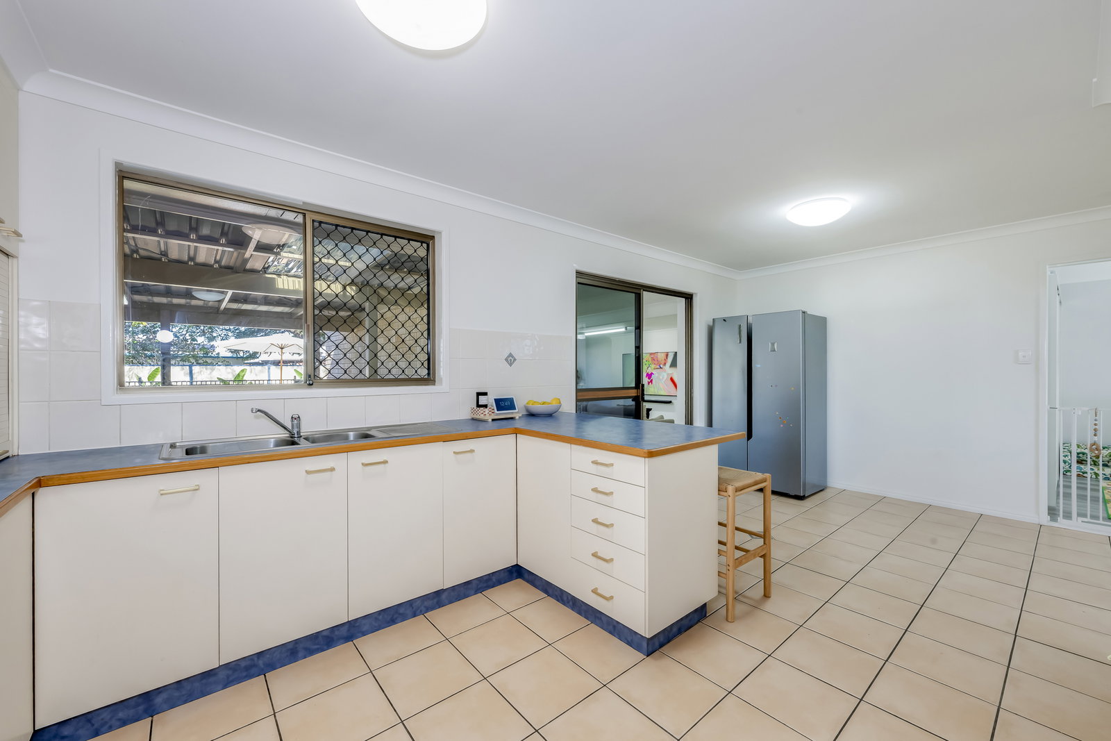 6 McLachlan Drive, Avenell Heights  QLD  4670