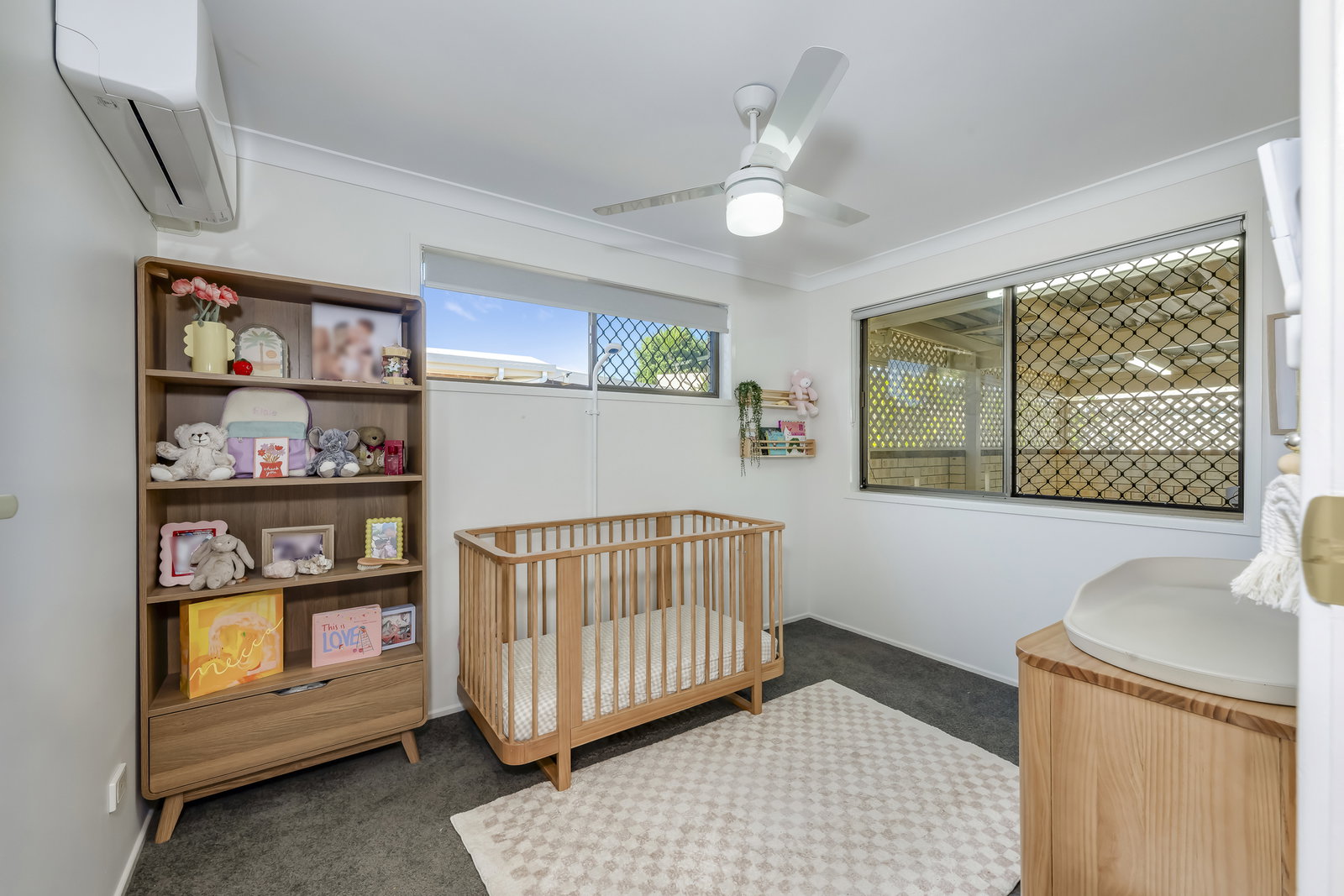6 McLachlan Drive, Avenell Heights  QLD  4670