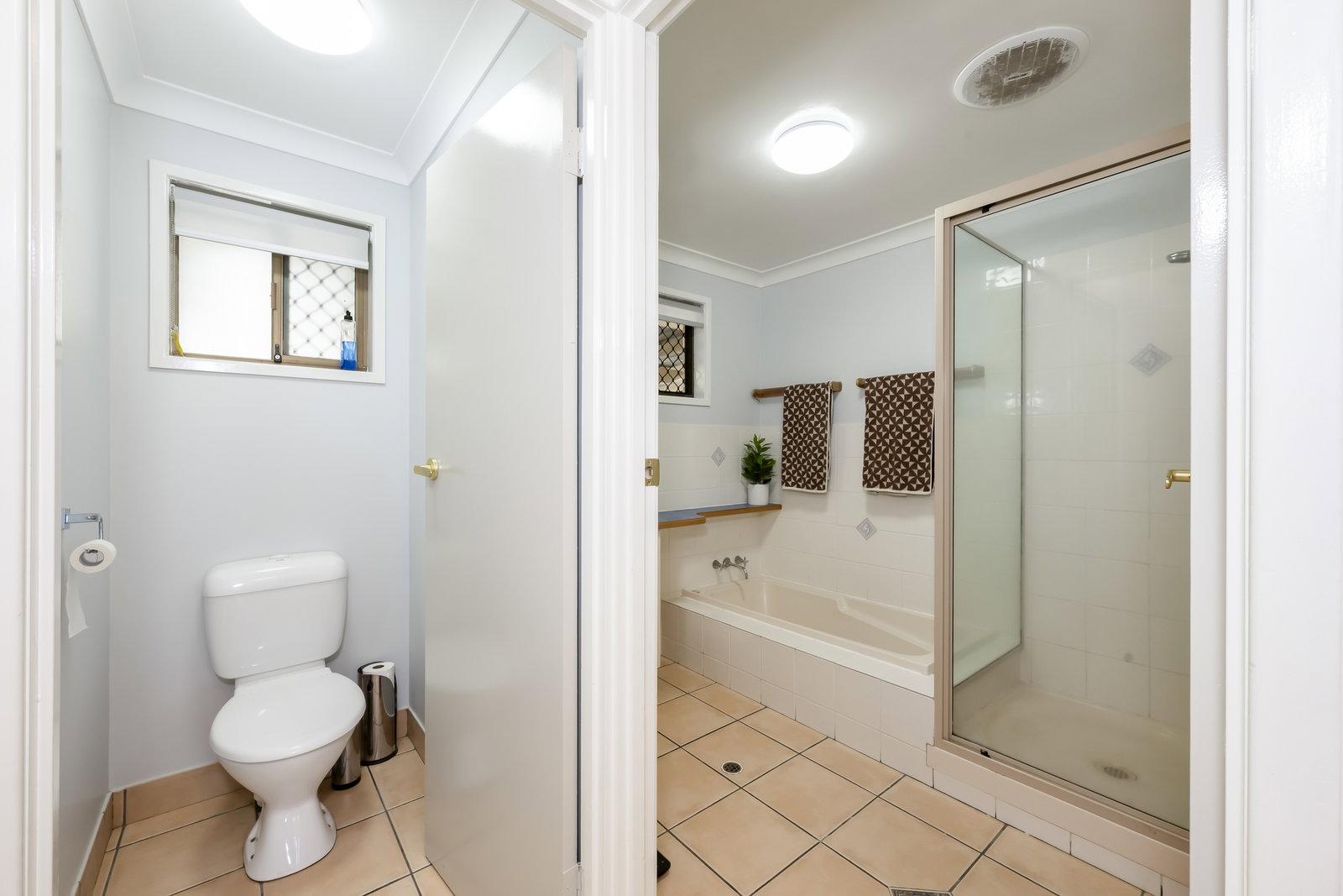 6 McLachlan Drive, Avenell Heights  QLD  4670