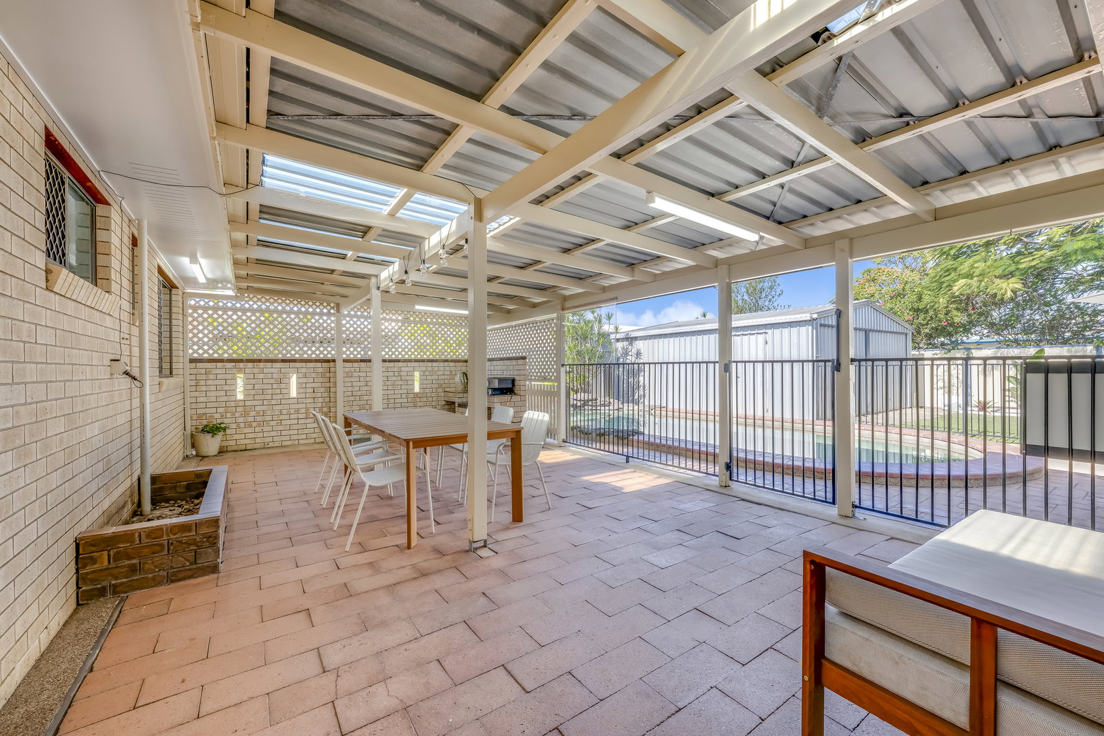 6 McLachlan Drive, Avenell Heights  QLD  4670