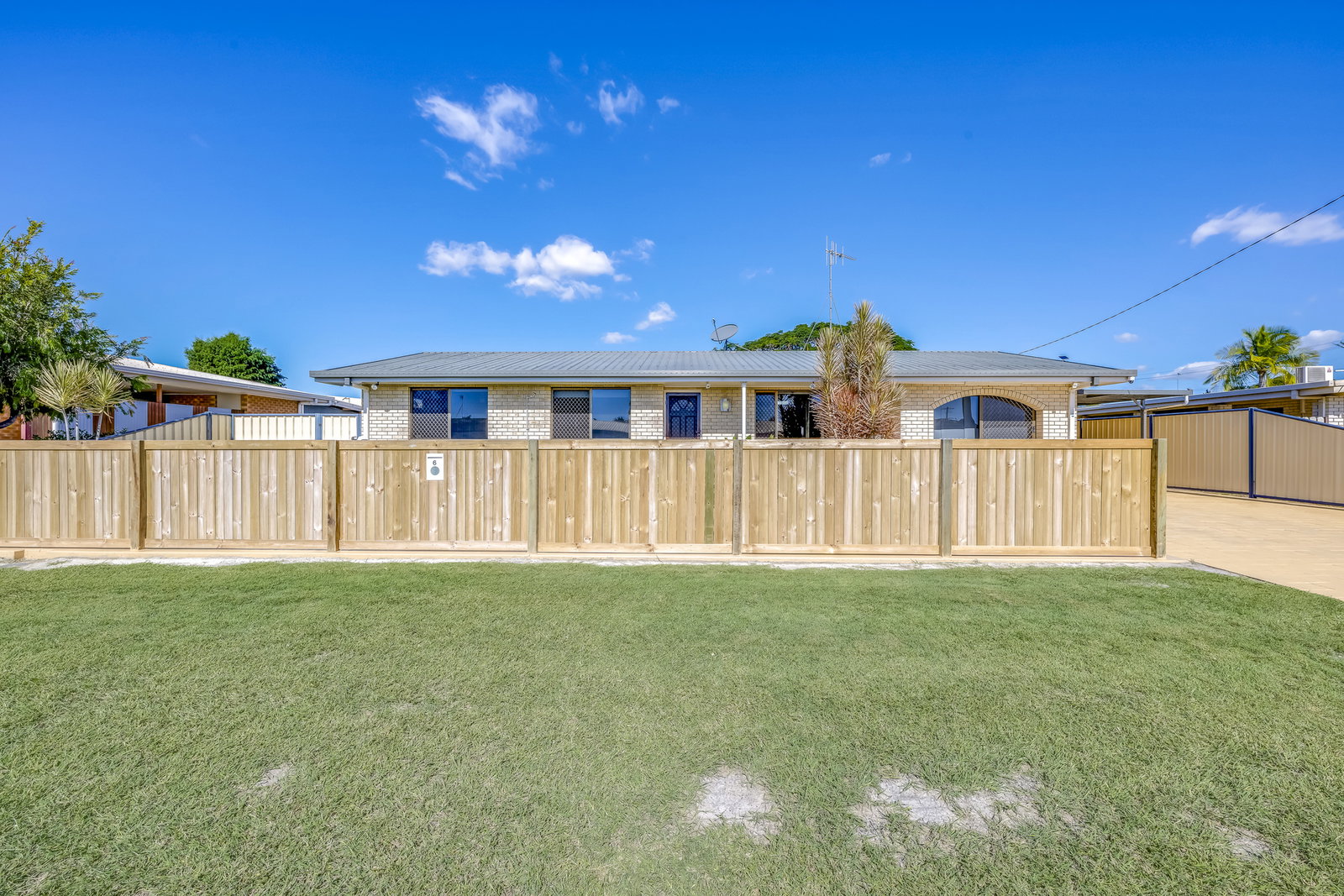 6 McLachlan Drive, Avenell Heights  QLD  4670