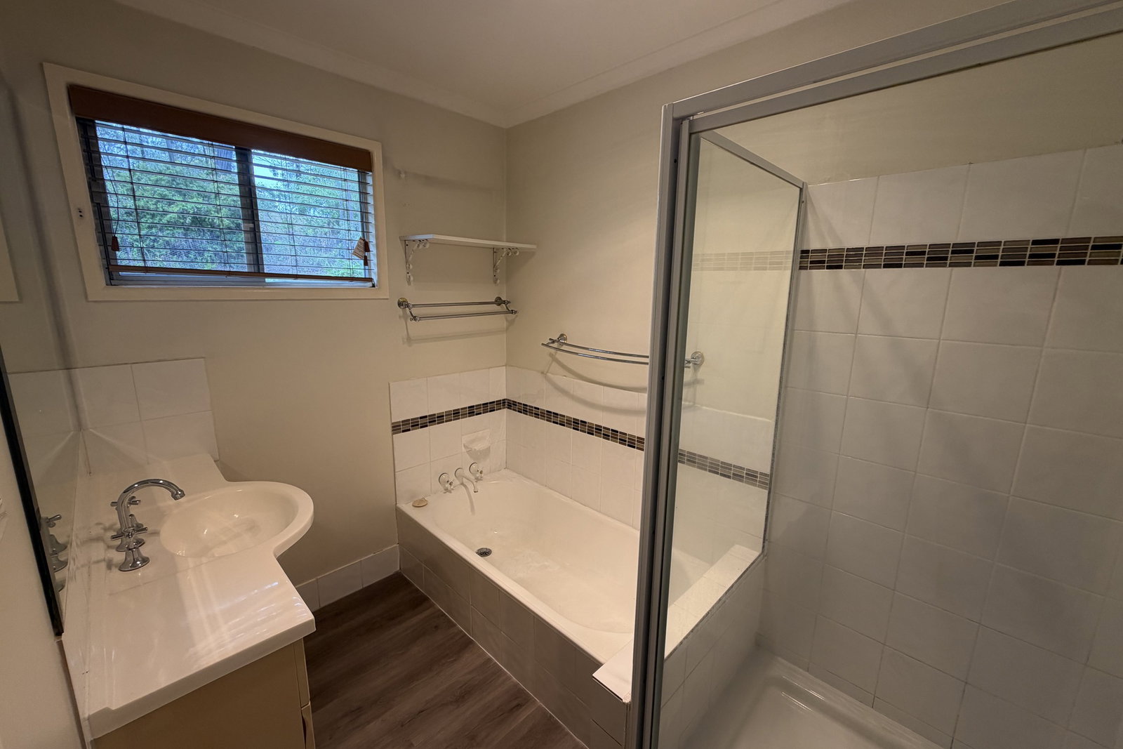 28 Illawarra Drive, Kin Kora  QLD  4680