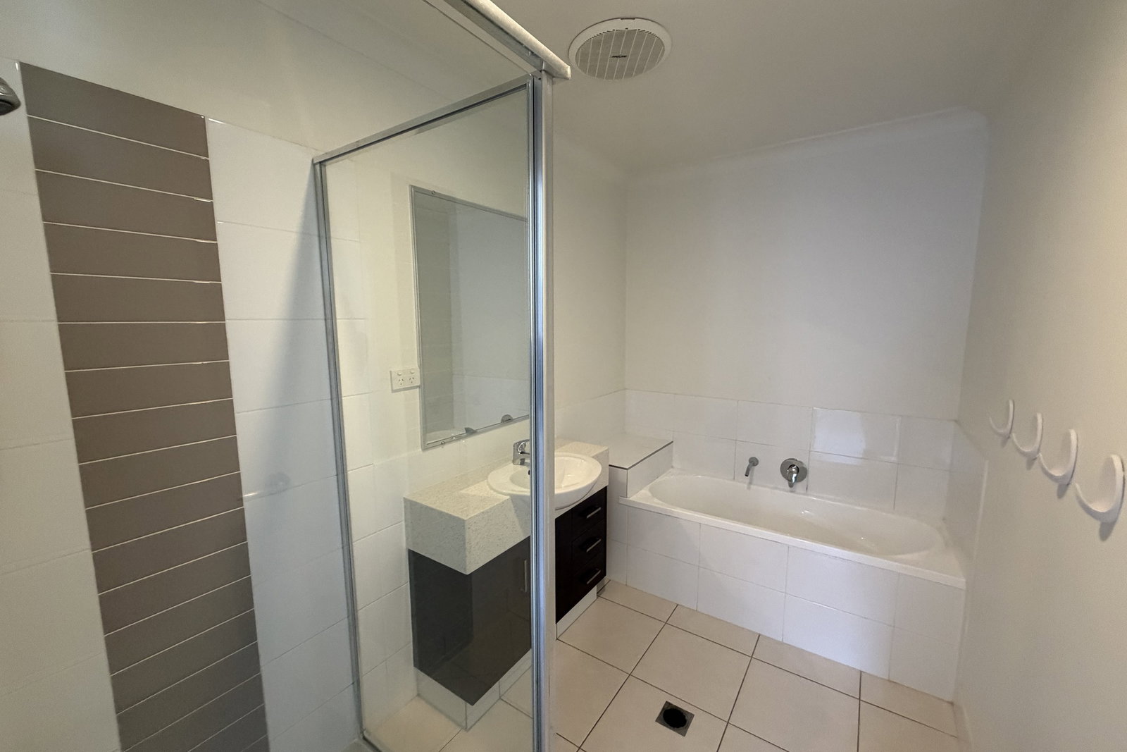50 Broadwater Place, New Auckland  QLD  4680