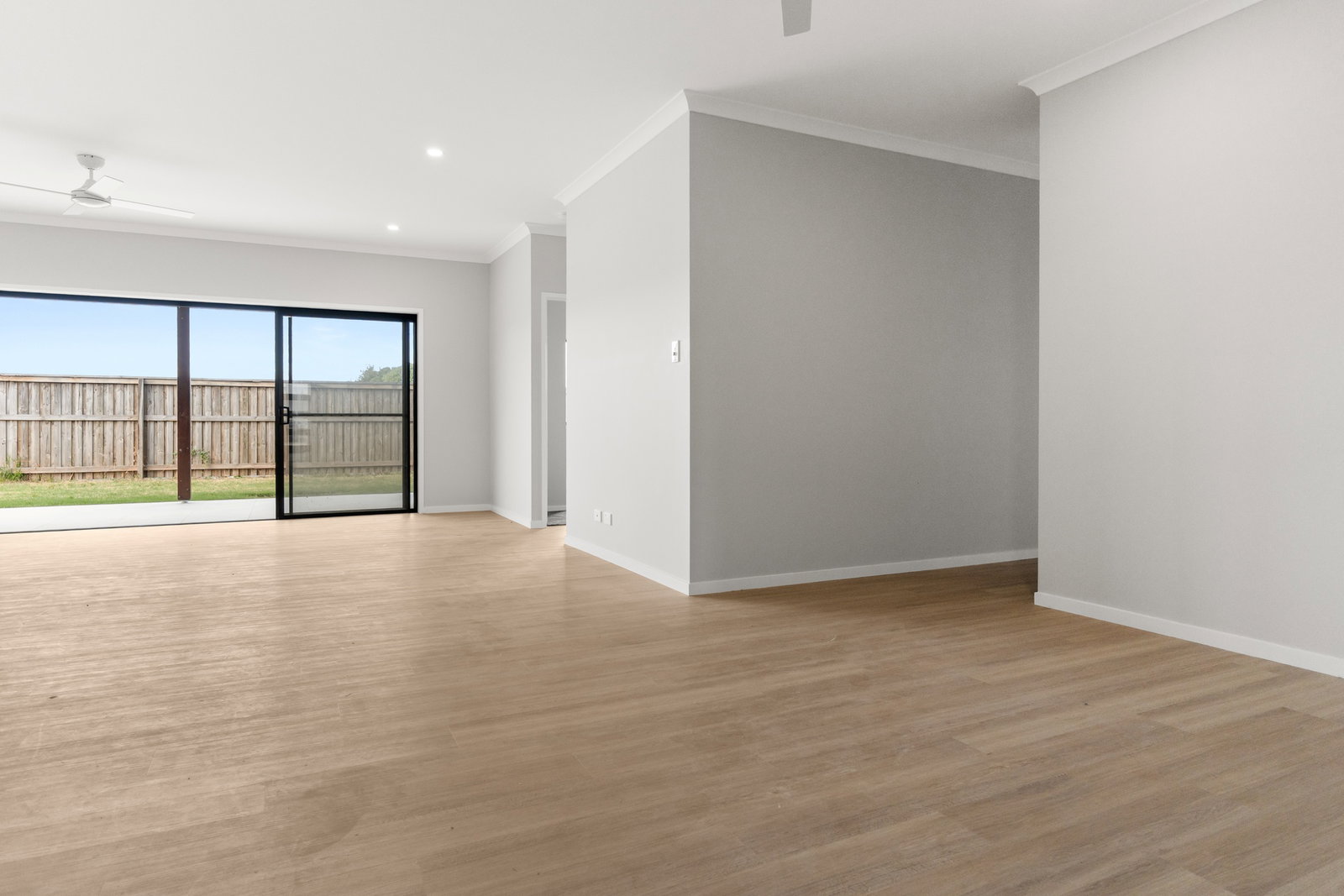 17 Mataranka Circuit, Nikenbah  QLD  4655