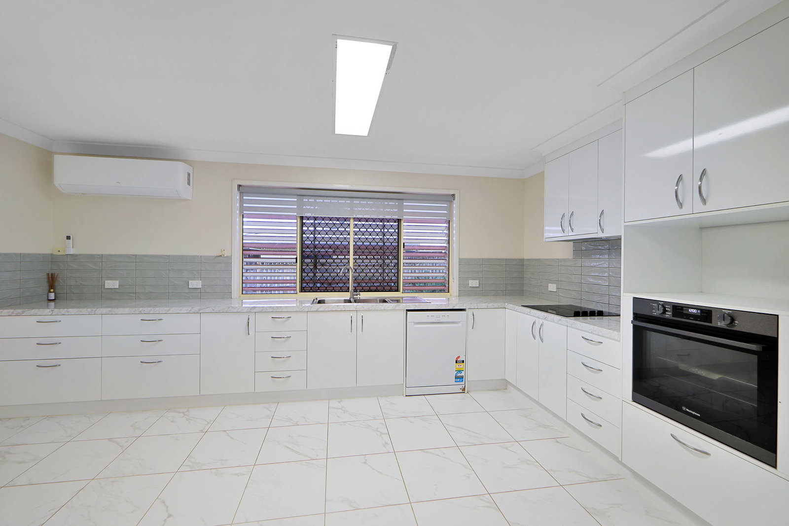 7 Gozo Court, Elliott Heads  QLD  4670