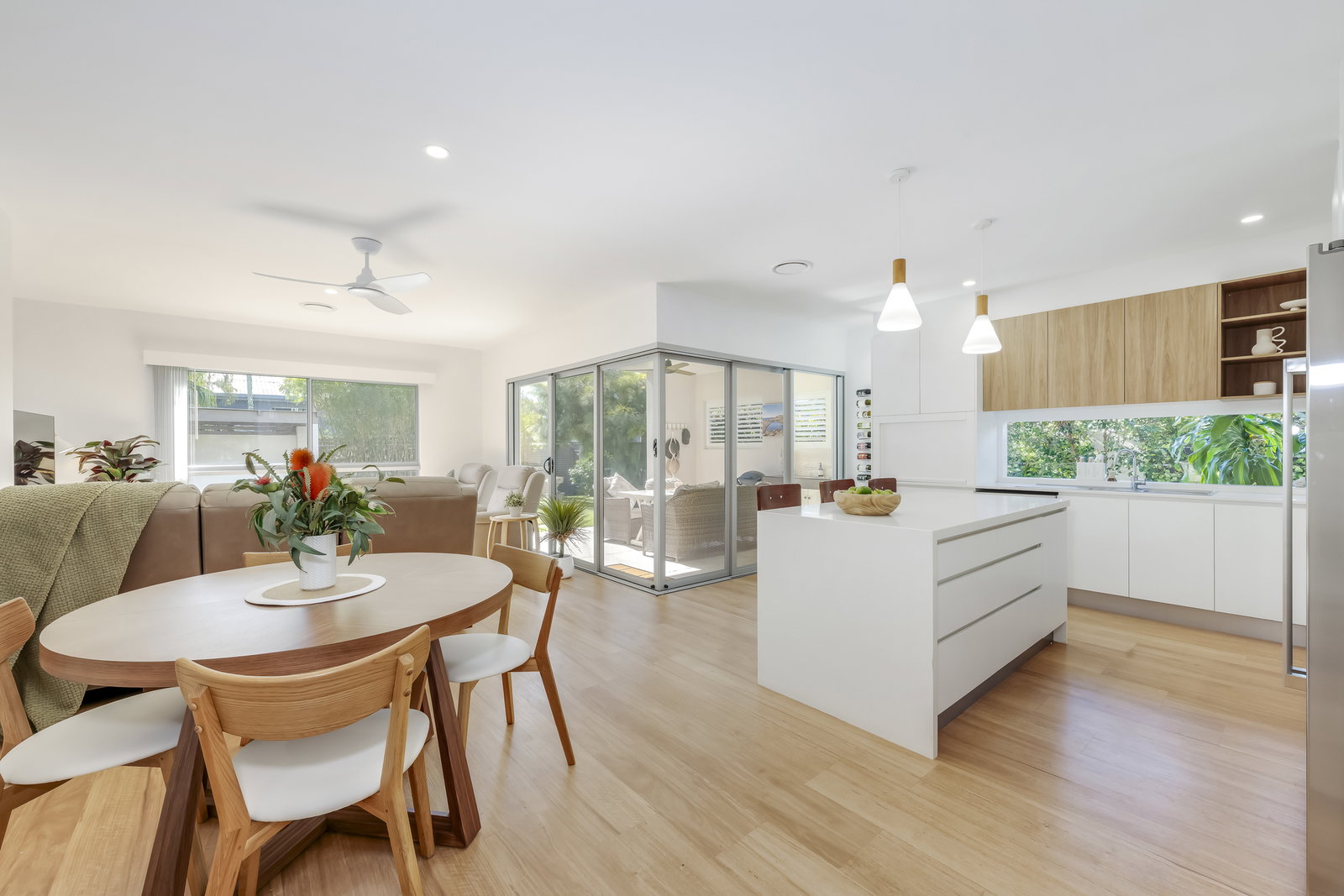 18 Palm Court, Moore Park Beach  QLD  4670