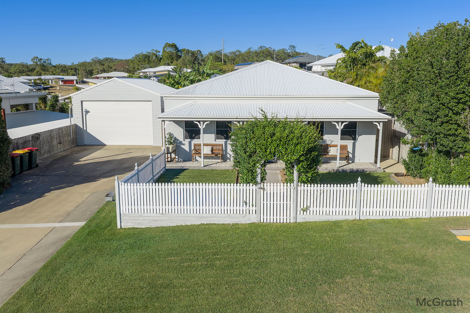 7 Carnarvon Parade, New Auckland  QLD  4680