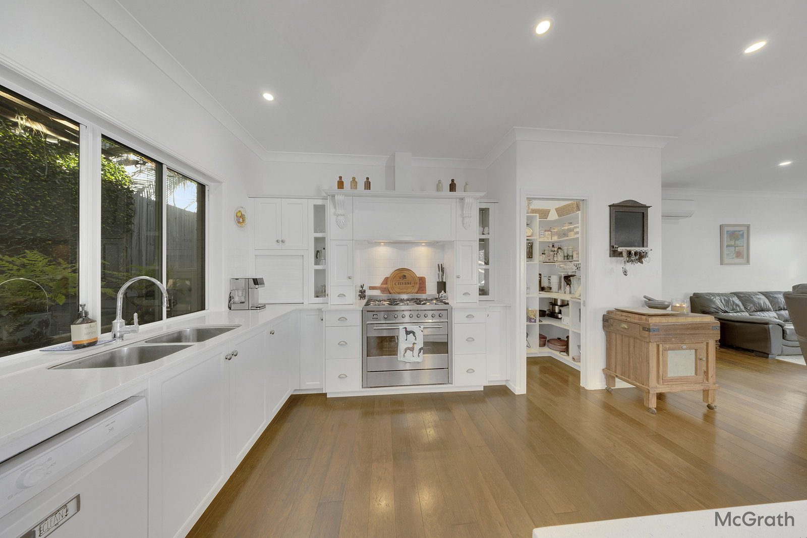 7 Carnarvon Parade, New Auckland  QLD  4680