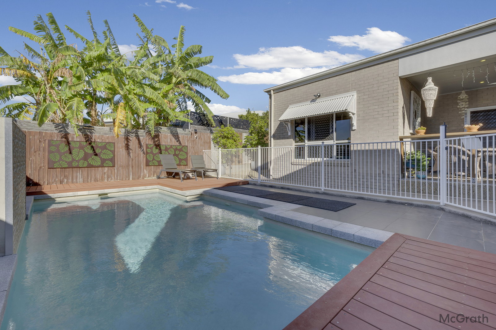 7 Carnarvon Parade, New Auckland  QLD  4680