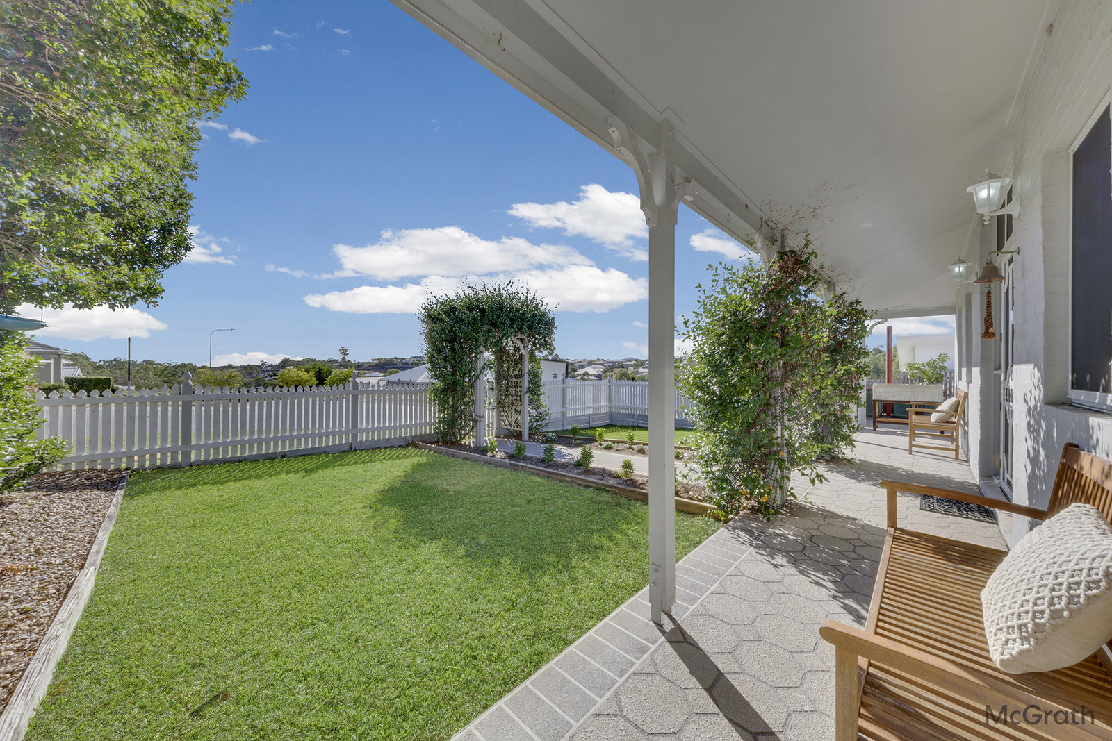 7 Carnarvon Parade, New Auckland  QLD  4680