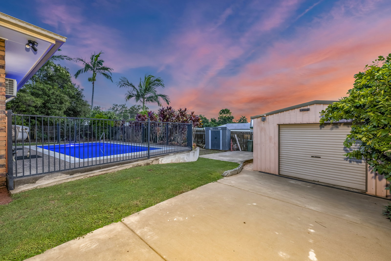 8 Carmen Court, Avoca  QLD  4670