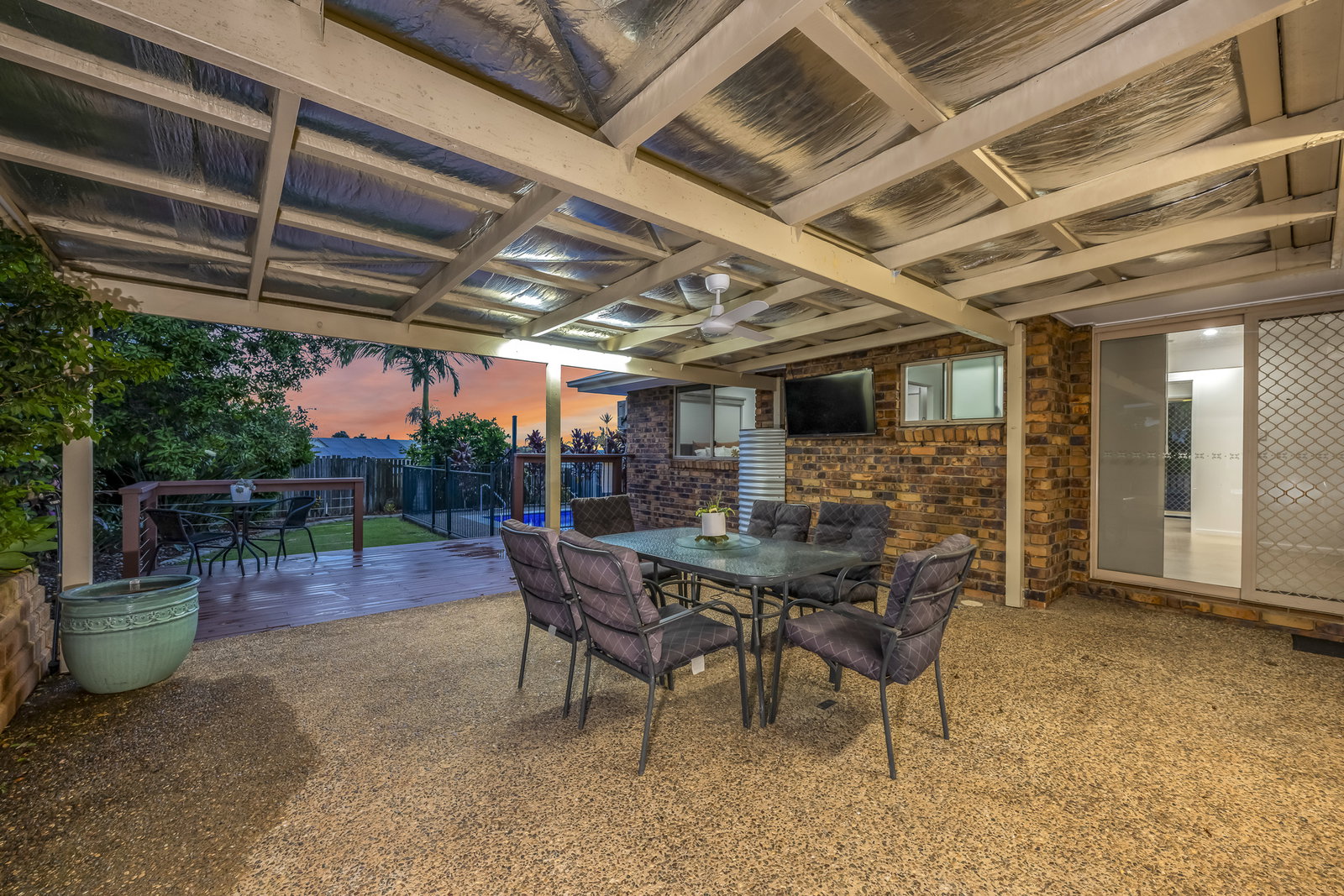 8 Carmen Court, Avoca  QLD  4670