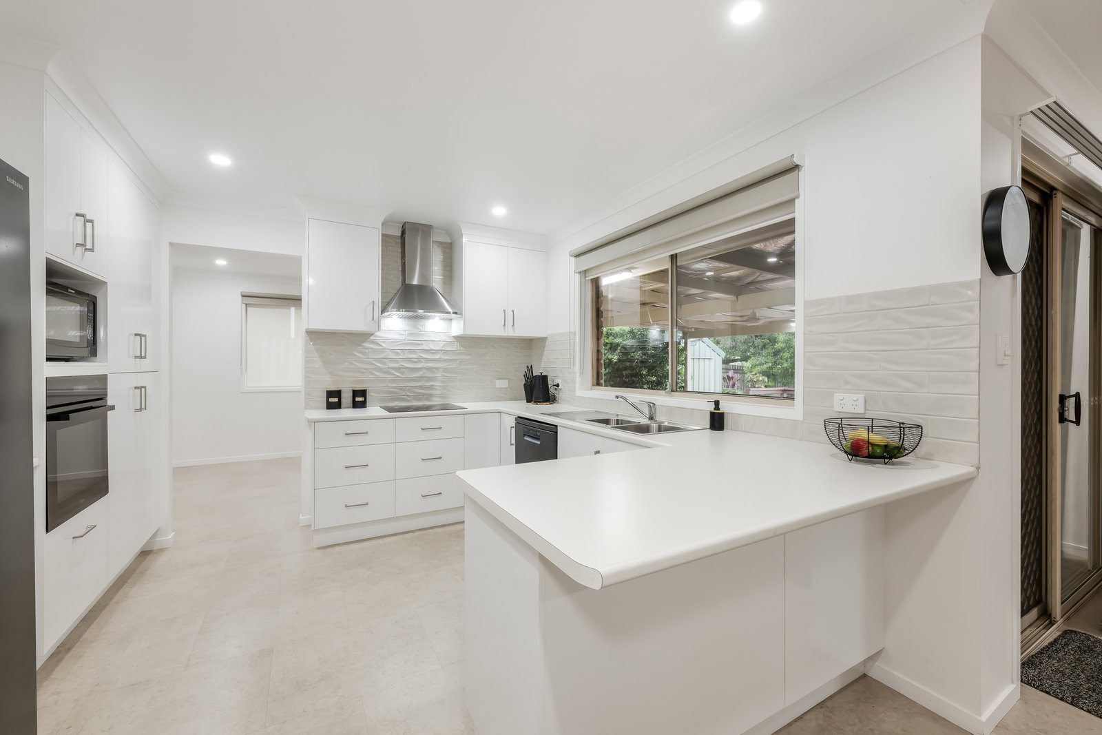 8 Carmen Court, Avoca  QLD  4670