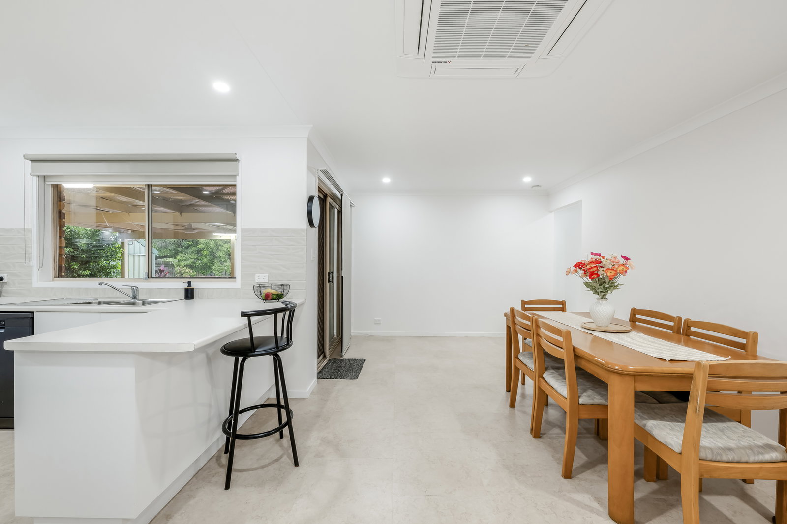 8 Carmen Court, Avoca  QLD  4670