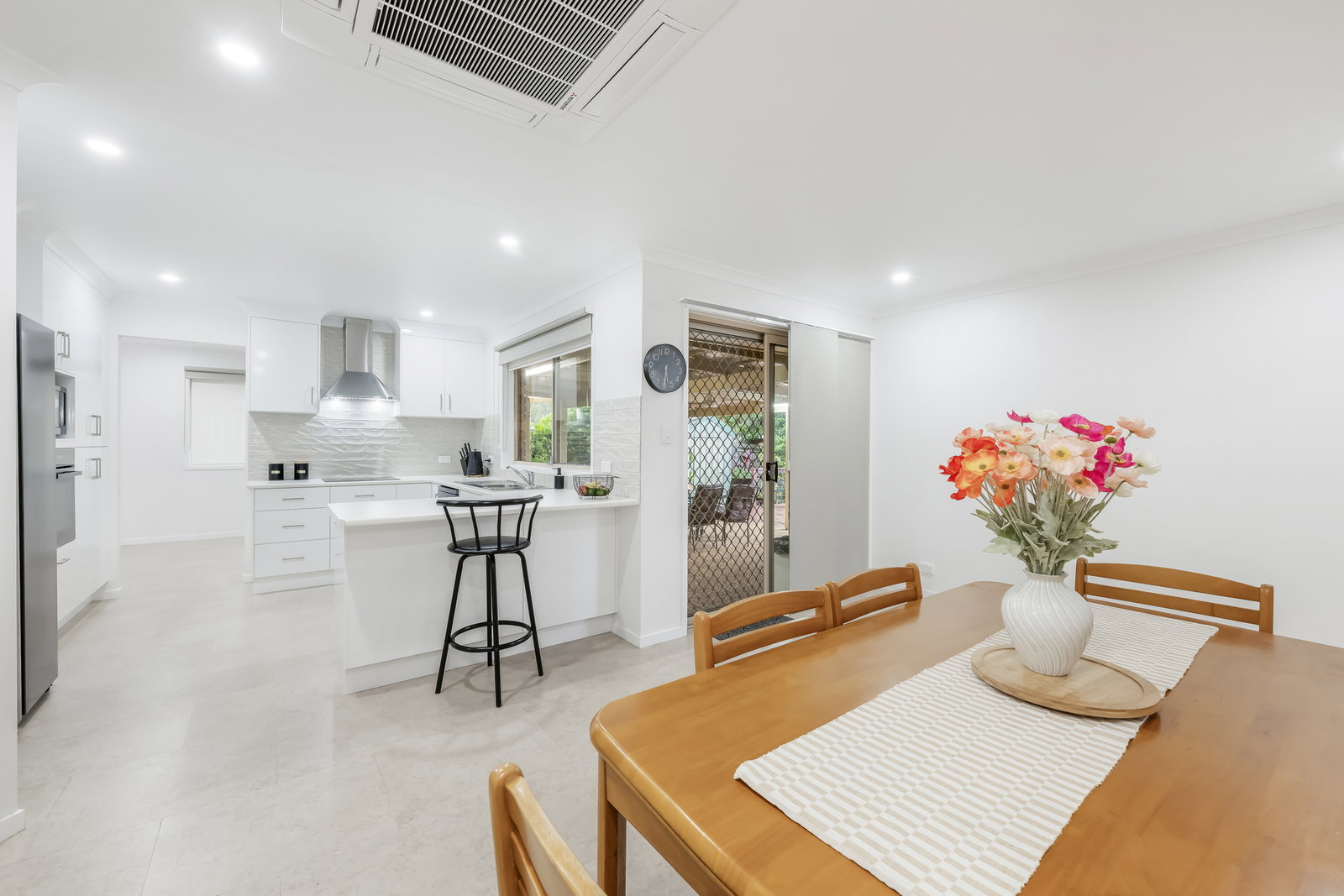 8 Carmen Court, Avoca  QLD  4670