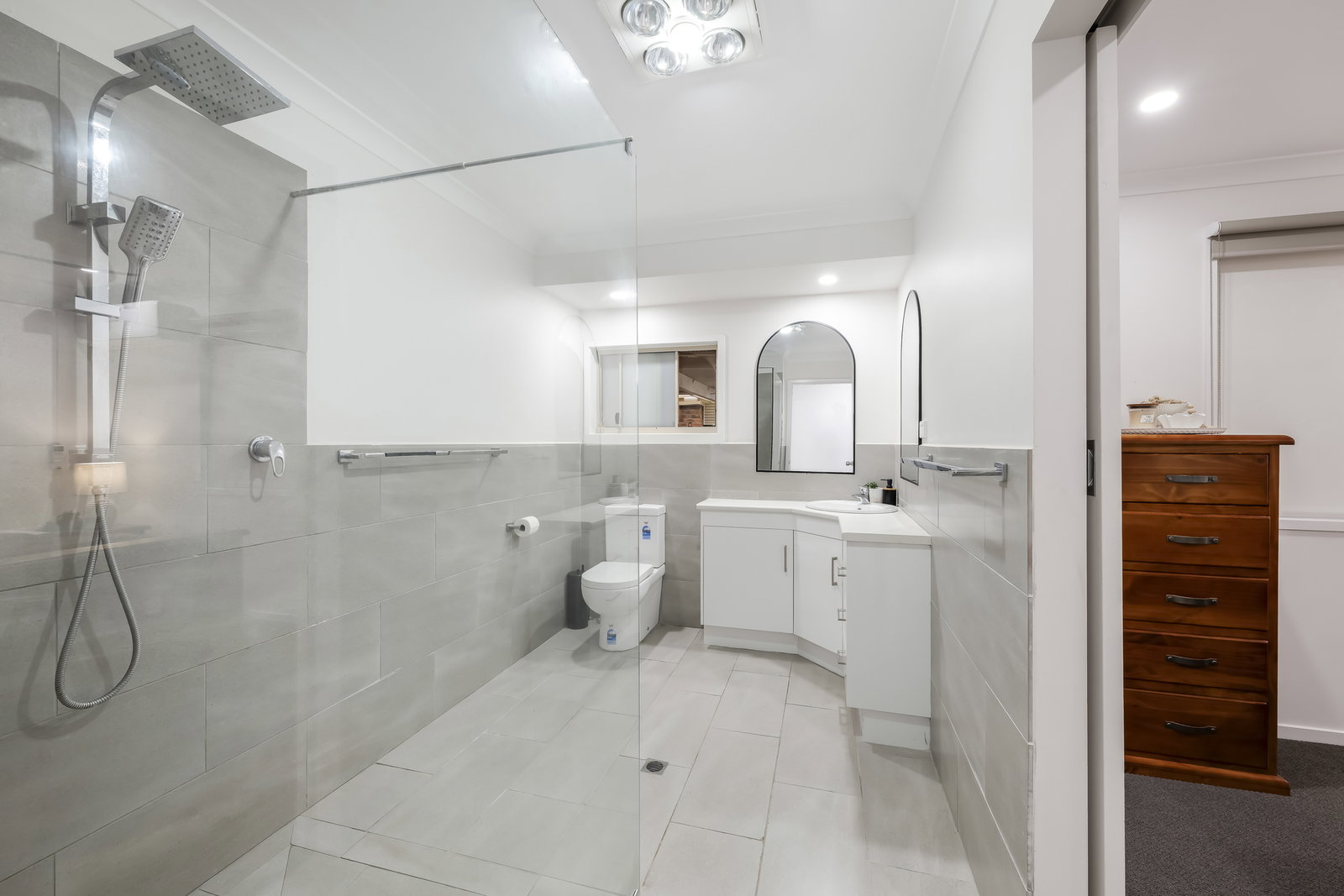 8 Carmen Court, Avoca  QLD  4670