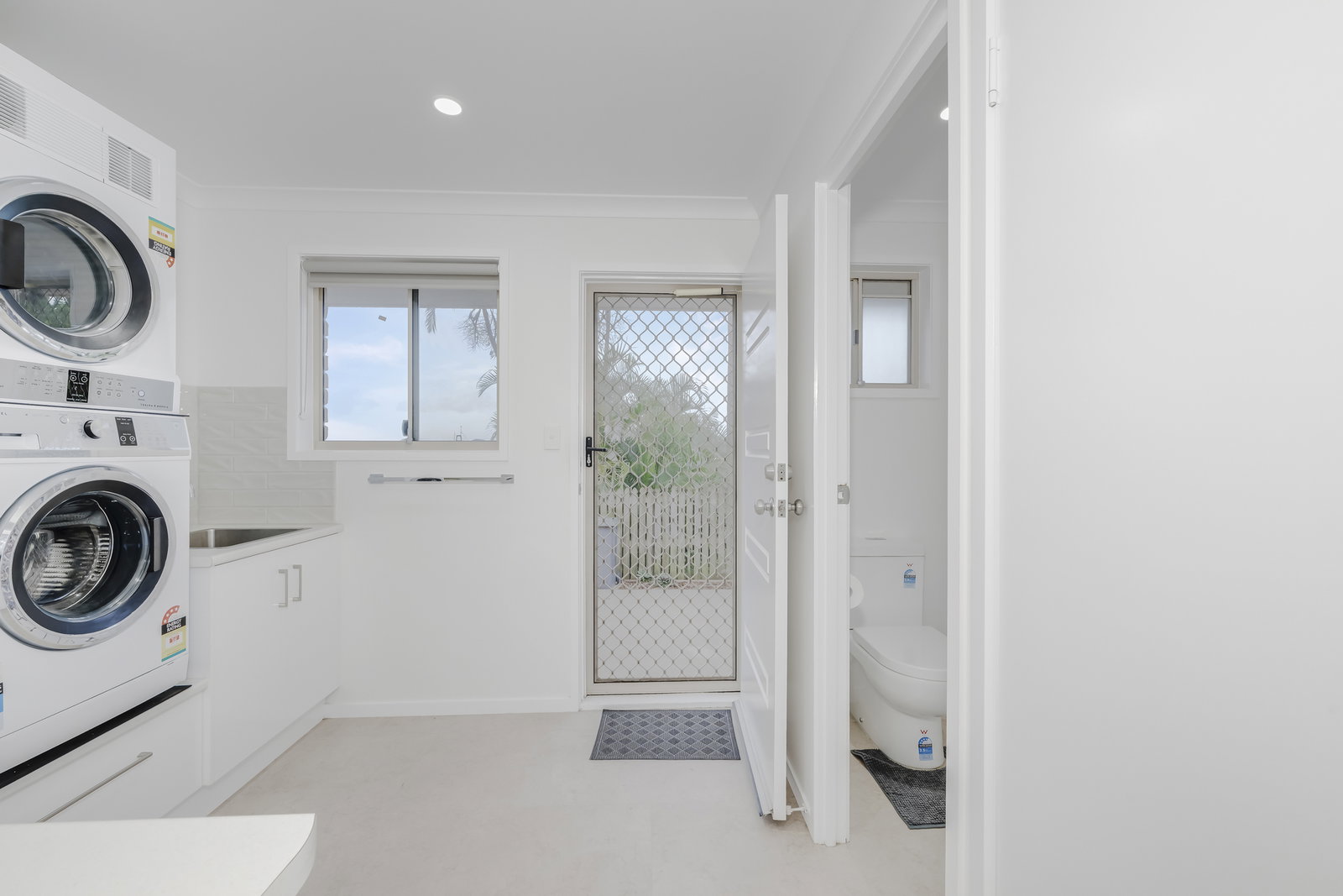 8 Carmen Court, Avoca  QLD  4670